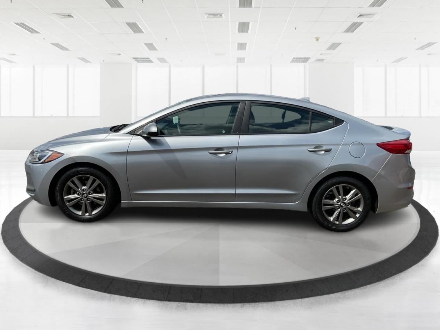 2017 Hyundai Elantra SE (5NPD84LF1HH) with an Nu 2L I-4 DOHC engine, located at 880 E. National Road, Vandalia, OH, 45377, (937) 908-9800, 39.891918, -84.183594 - Photo#5