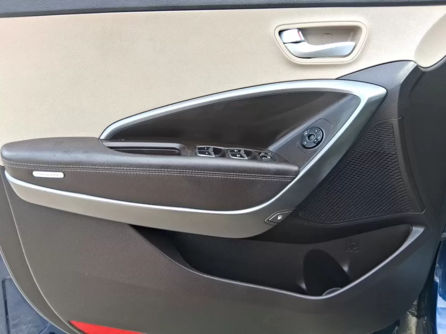 2017 Hyundai Santa Fe 2.4L (5XYZUDLB0HG) with an Theta II 2.4L I-4 gasoline direct injection engine, located at 1230 East Main St, Xenia, OH, 45385, (937) 908-9800, 39.688026, -83.910172 - Photo#18