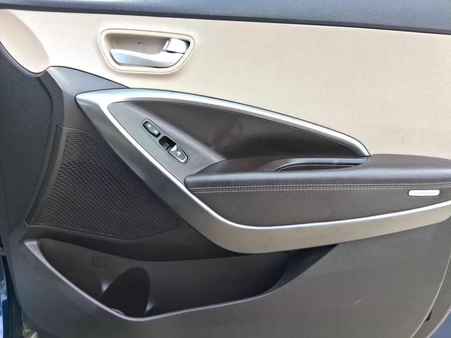 2017 Hyundai Santa Fe 2.4L (5XYZUDLB0HG) with an Theta II 2.4L I-4 gasoline direct injection engine, located at 1230 East Main St, Xenia, OH, 45385, (937) 908-9800, 39.688026, -83.910172 - Photo#19