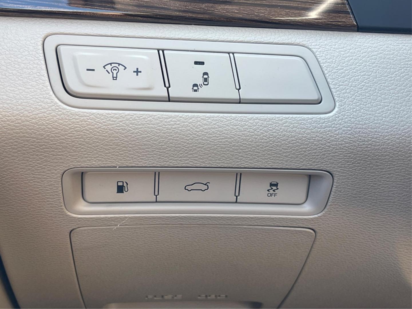 2017 Hyundai Sonata Limited (5NPE34AF6HH) with an Other engine, located at 8750 N County Rd 25A, Piqua, OH, 45356, (937) 908-9800, 40.164391, -84.232513 - Photo#16