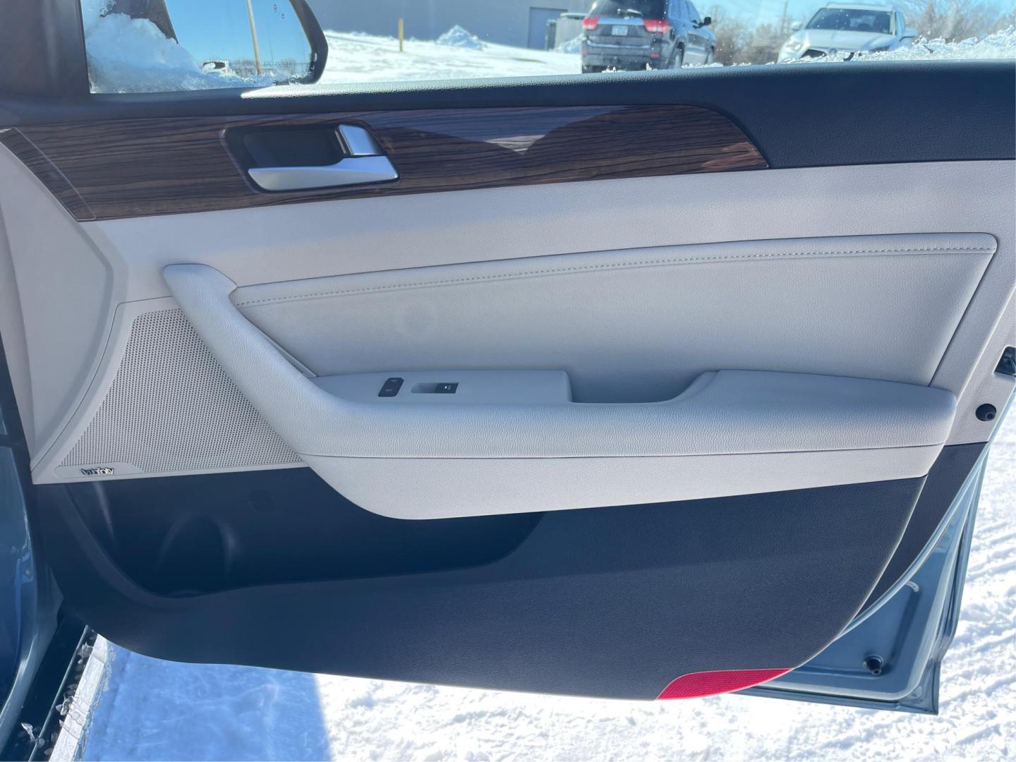 2017 Hyundai Sonata Limited (5NPE34AF6HH) with an Other engine, located at 8750 N County Rd 25A, Piqua, OH, 45356, (937) 908-9800, 40.164391, -84.232513 - Photo#19