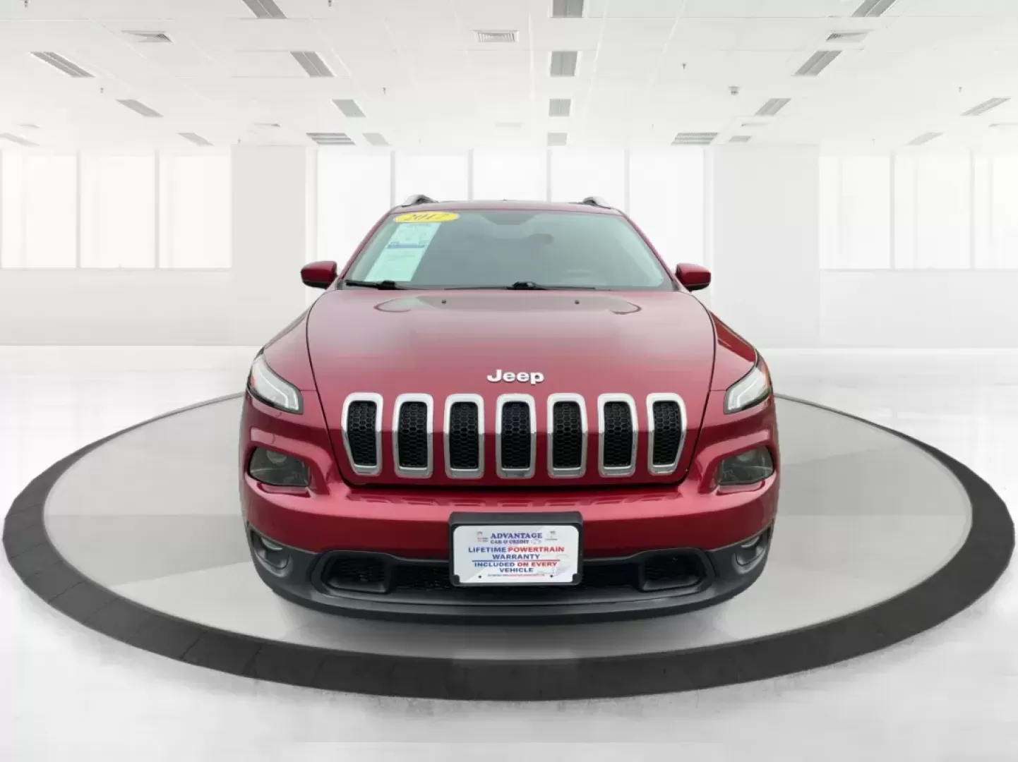 2017 Jeep Cherokee Latitude 4x4 (1C4PJMCB8HW) with an Pentastar 3.2L V-6 DOHC engine, located at 1099 N County Rd 25A , Troy, OH, 45373, (937) 908-9800, 40.057079, -84.212883 - Photo#6