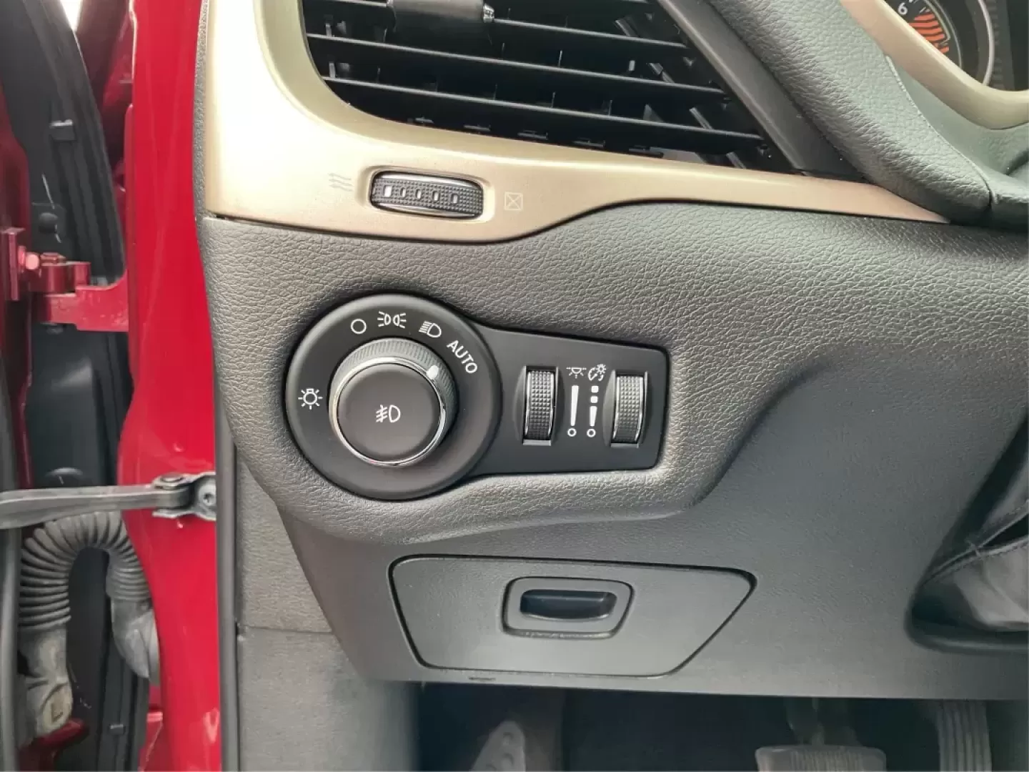 2017 Jeep Cherokee Latitude 4x4 (1C4PJMCB8HW) with an Pentastar 3.2L V-6 DOHC engine, located at 1099 N County Rd 25A , Troy, OH, 45373, (937) 908-9800, 40.057079, -84.212883 - Photo#16