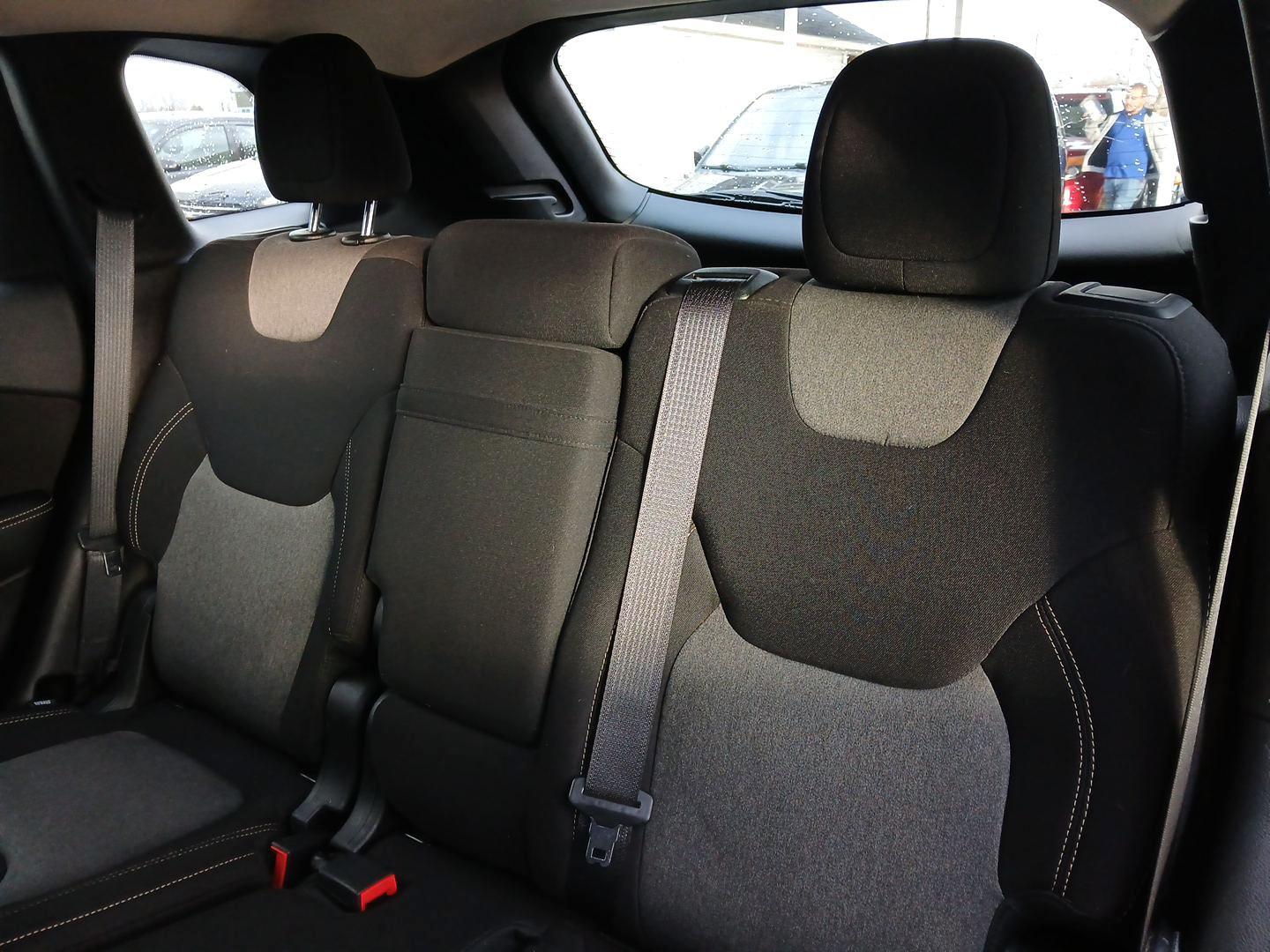 2017 Jeep Cherokee Sport 4WD (1C4PJMAB5HD) with an 2.4L L4 DOHC 16V engine, 9-Speed Automatic transmission, located at 880 E. National Road, Vandalia, OH, 45377, (937) 908-9800, 39.891918, -84.183594 - Photo#9