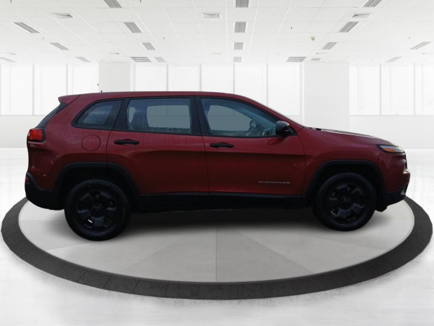 2017 Jeep Cherokee Sport 4WD (1C4PJMAB5HD) with an 2.4L L4 DOHC 16V engine, 9-Speed Automatic transmission, located at 880 E. National Road, Vandalia, OH, 45377, (937) 908-9800, 39.891918, -84.183594 - Photo#1