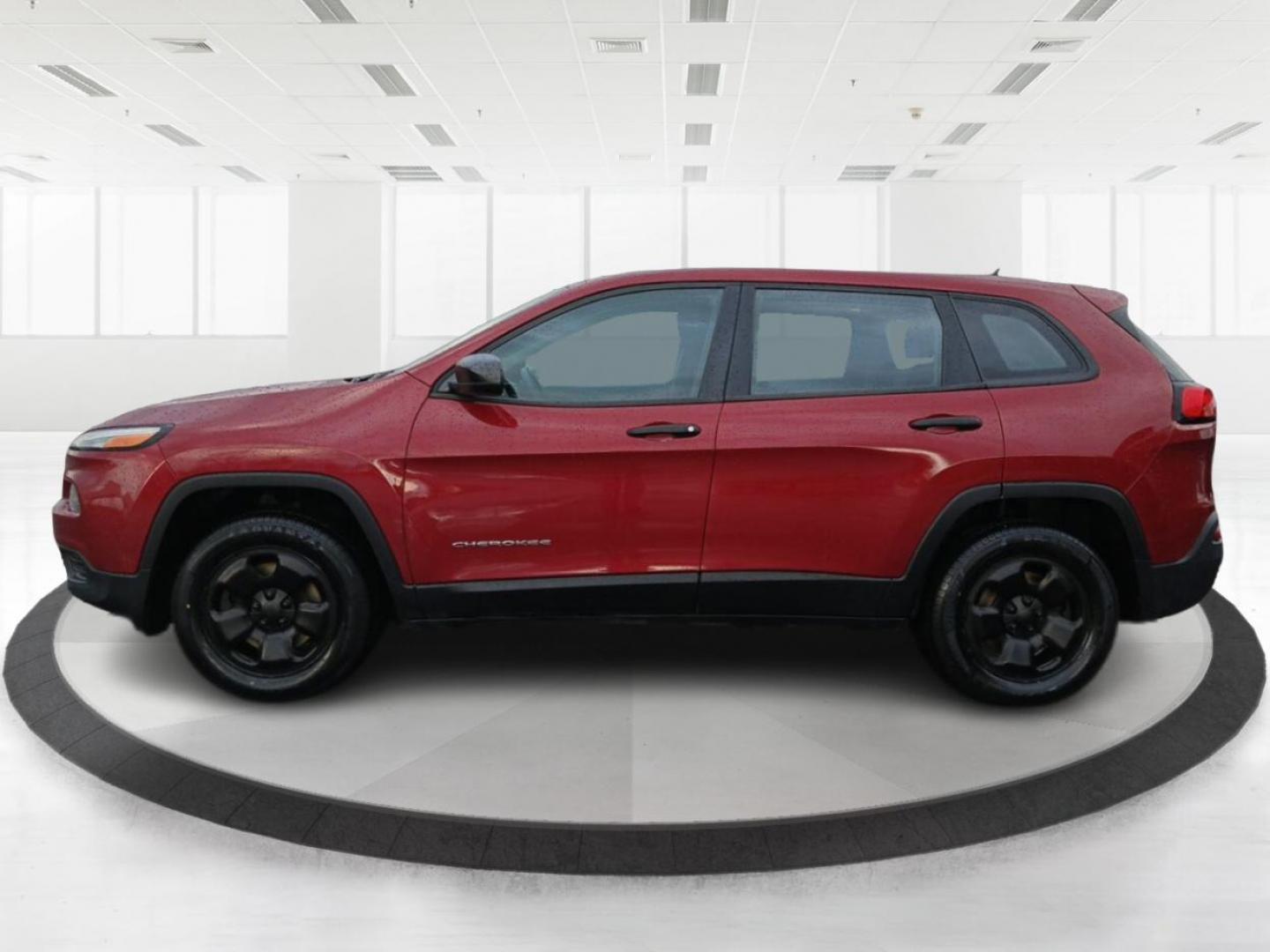 2017 Jeep Cherokee Sport 4WD (1C4PJMAB5HD) with an 2.4L L4 DOHC 16V engine, 9-Speed Automatic transmission, located at 880 E. National Road, Vandalia, OH, 45377, (937) 908-9800, 39.891918, -84.183594 - Photo#5