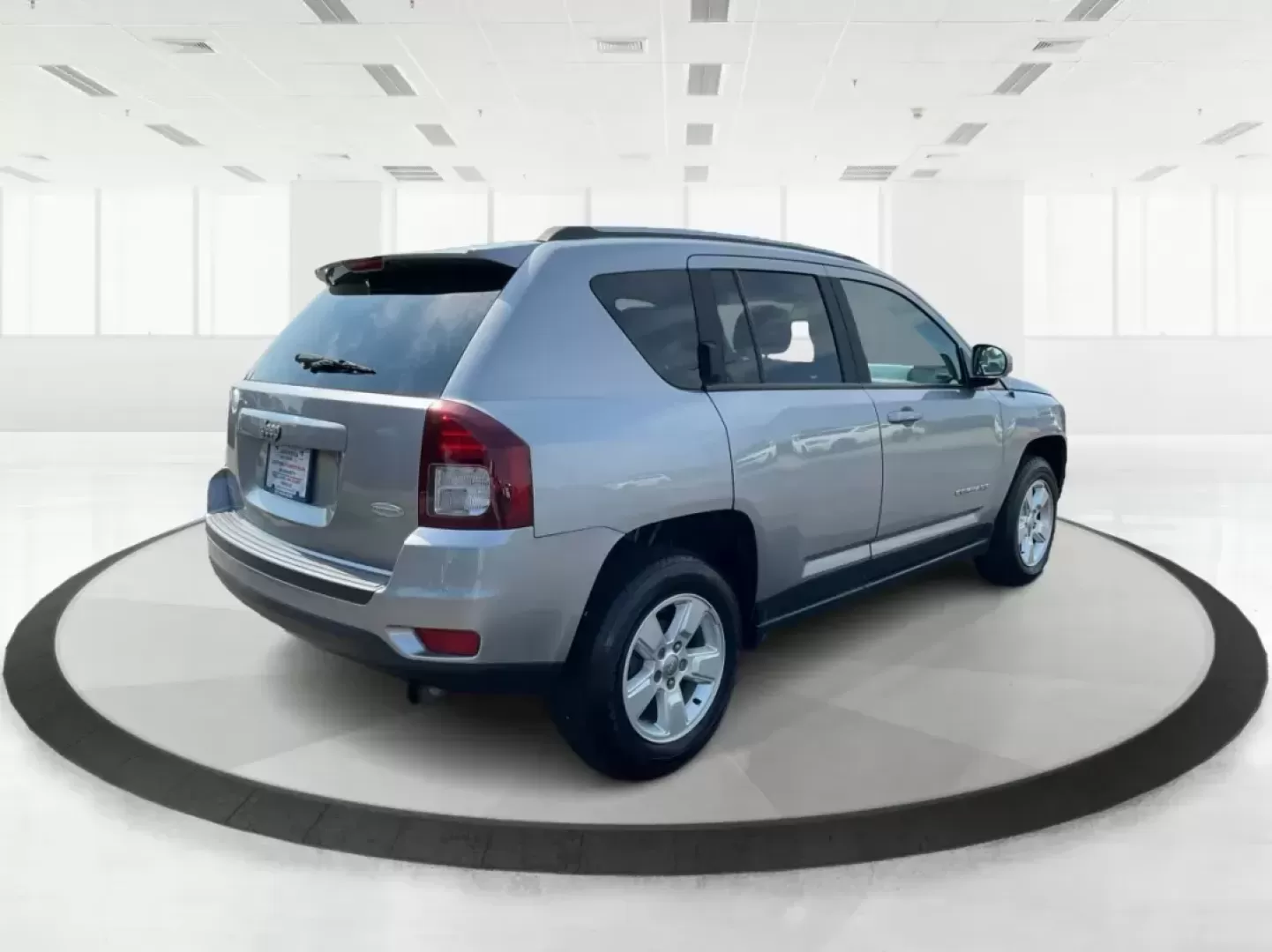 2017 Jeep Compass Latitude FWD (1C4NJCEA3HD) with an Other engine, located at 1230 East Main St, Xenia, OH, 45385, (937) 908-9800, 39.688026, -83.910172 - Photo#2