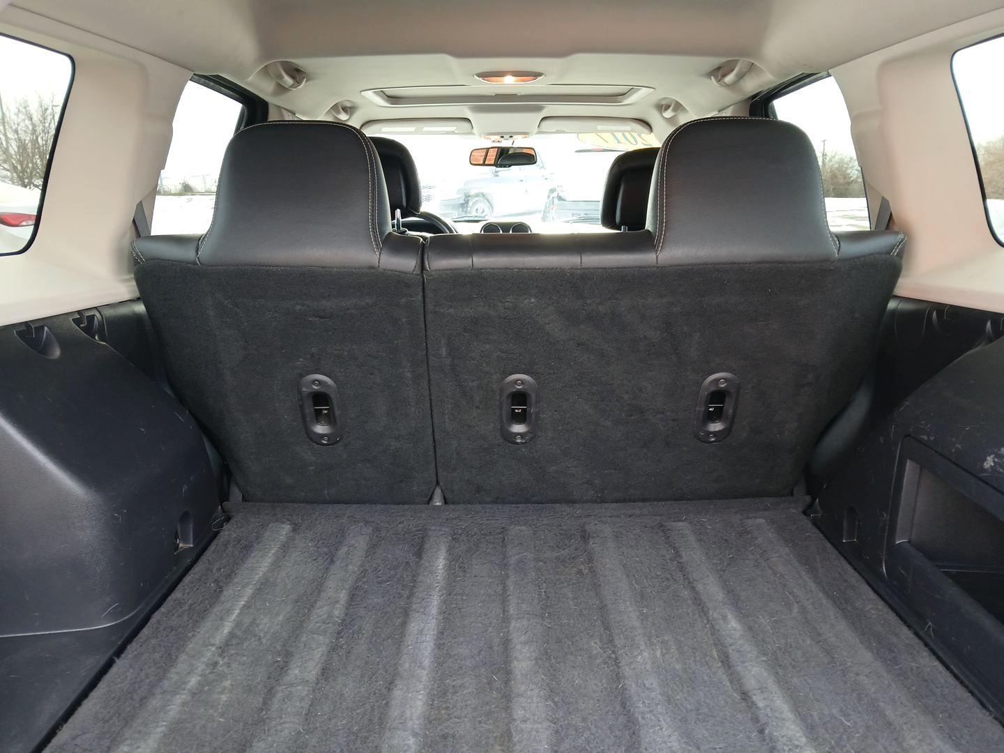 2017 Jeep Patriot Latitude 2WD (1C4NJPFA3HD) with an 2.0L L4 DOHC 16V engine, located at 1099 N County Rd 25A , Troy, OH, 45373, (937) 908-9800, 40.057079, -84.212883 - Photo#11