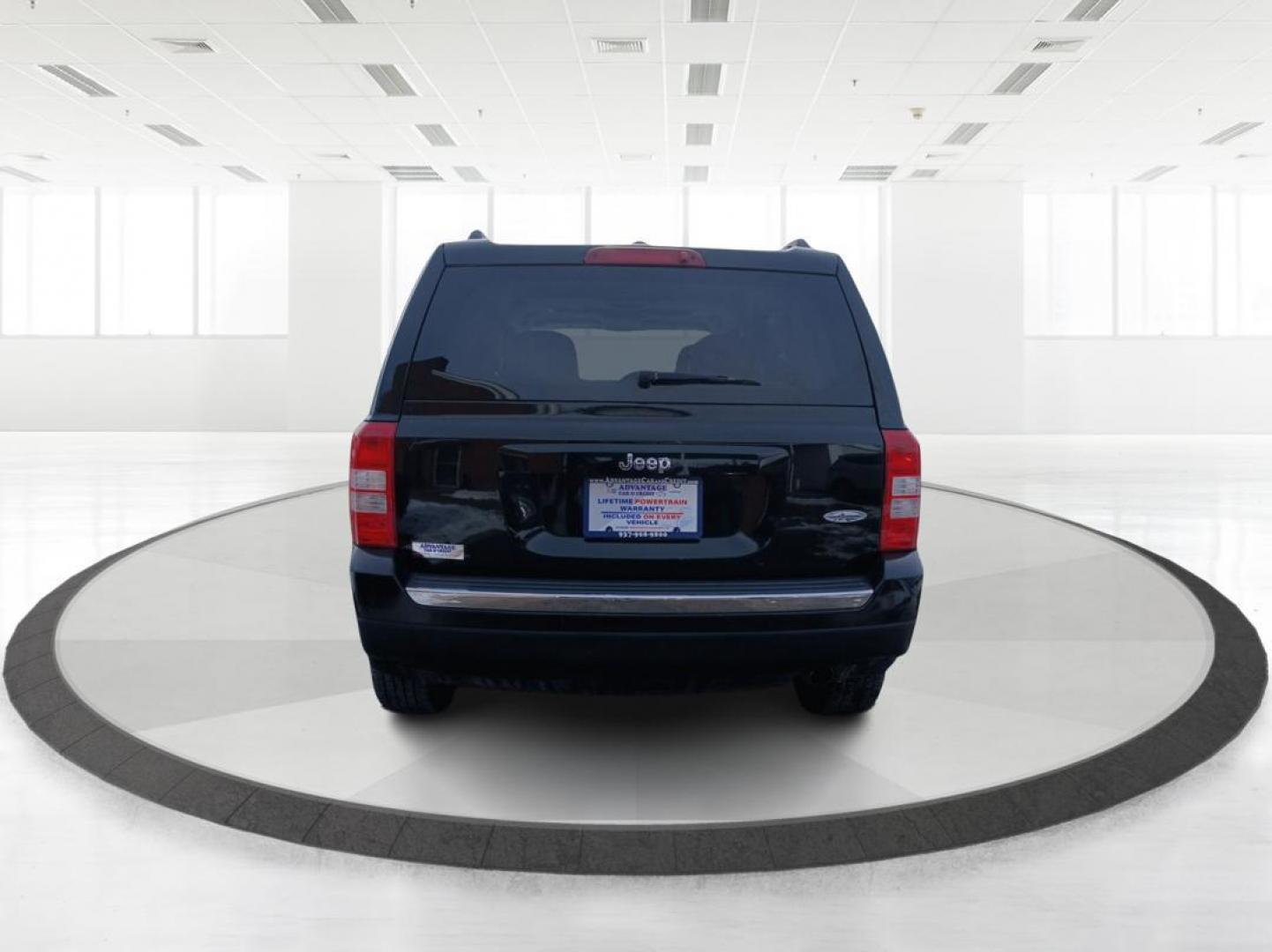 2017 Jeep Patriot Latitude 2WD (1C4NJPFA3HD) with an 2.0L L4 DOHC 16V engine, located at 1099 N County Rd 25A , Troy, OH, 45373, (937) 908-9800, 40.057079, -84.212883 - Photo#3