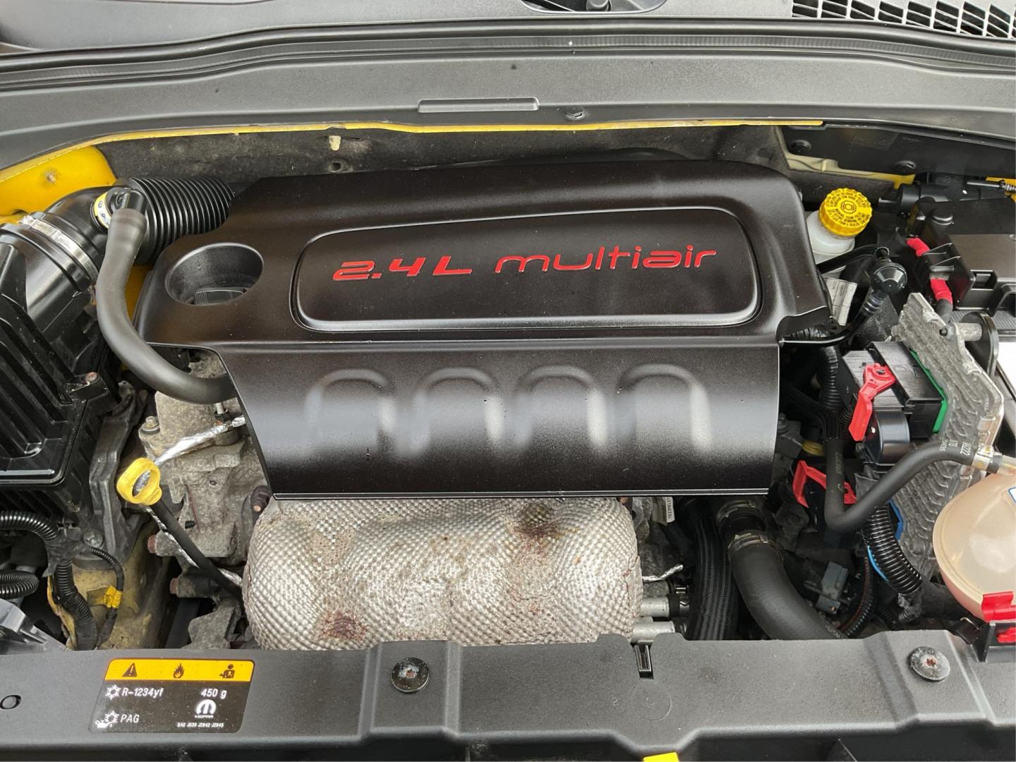 2017 Jeep Renegade Latitude 4x4 (ZACCJBBB3HP) with an MultiAir 1.4L I-4 variable valve control engine, located at 1184 Kauffman Ave, Fairborn, OH, 45324, (937) 908-9800, 39.807072, -84.030914 - Photo#9