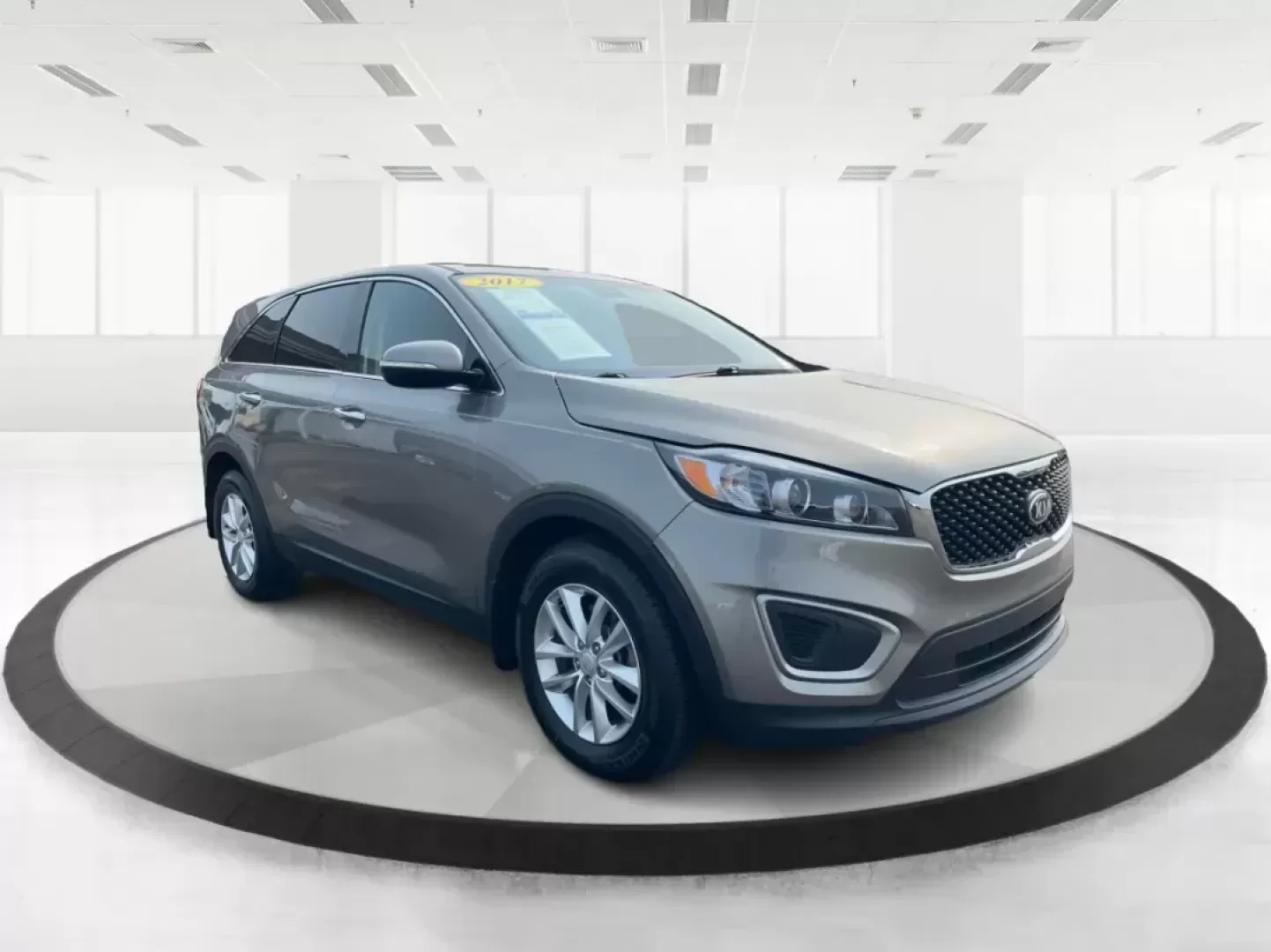 2017 Kia Sorento 2.4L L (5XYPG4A3XHG) with an 2.4L I-4 gasoline direct injection engine, located at 1099 N County Rd 25A , Troy, OH, 45373, (937) 908-9800, 40.057079, -84.212883 - Photo#0