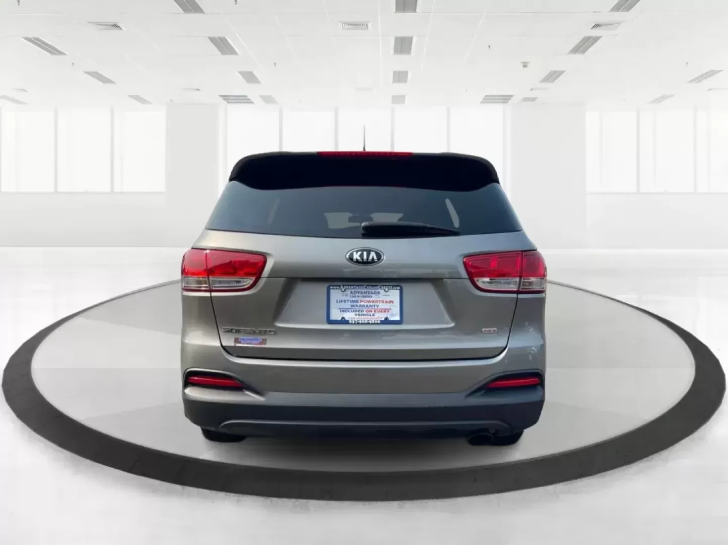 2017 Kia Sorento 2.4L L (5XYPG4A3XHG) with an 2.4L I-4 gasoline direct injection engine, located at 1099 N County Rd 25A , Troy, OH, 45373, (937) 908-9800, 40.057079, -84.212883 - Photo#3