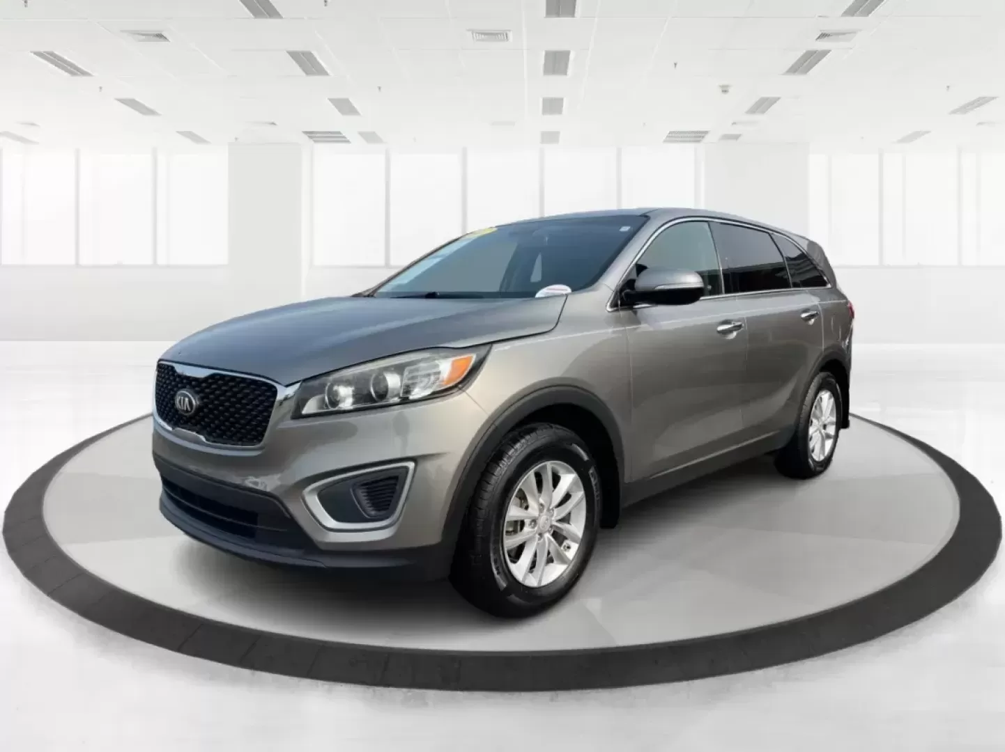 2017 Kia Sorento 2.4L L (5XYPG4A3XHG) with an 2.4L I-4 gasoline direct injection engine, located at 1099 N County Rd 25A , Troy, OH, 45373, (937) 908-9800, 40.057079, -84.212883 - Photo#7