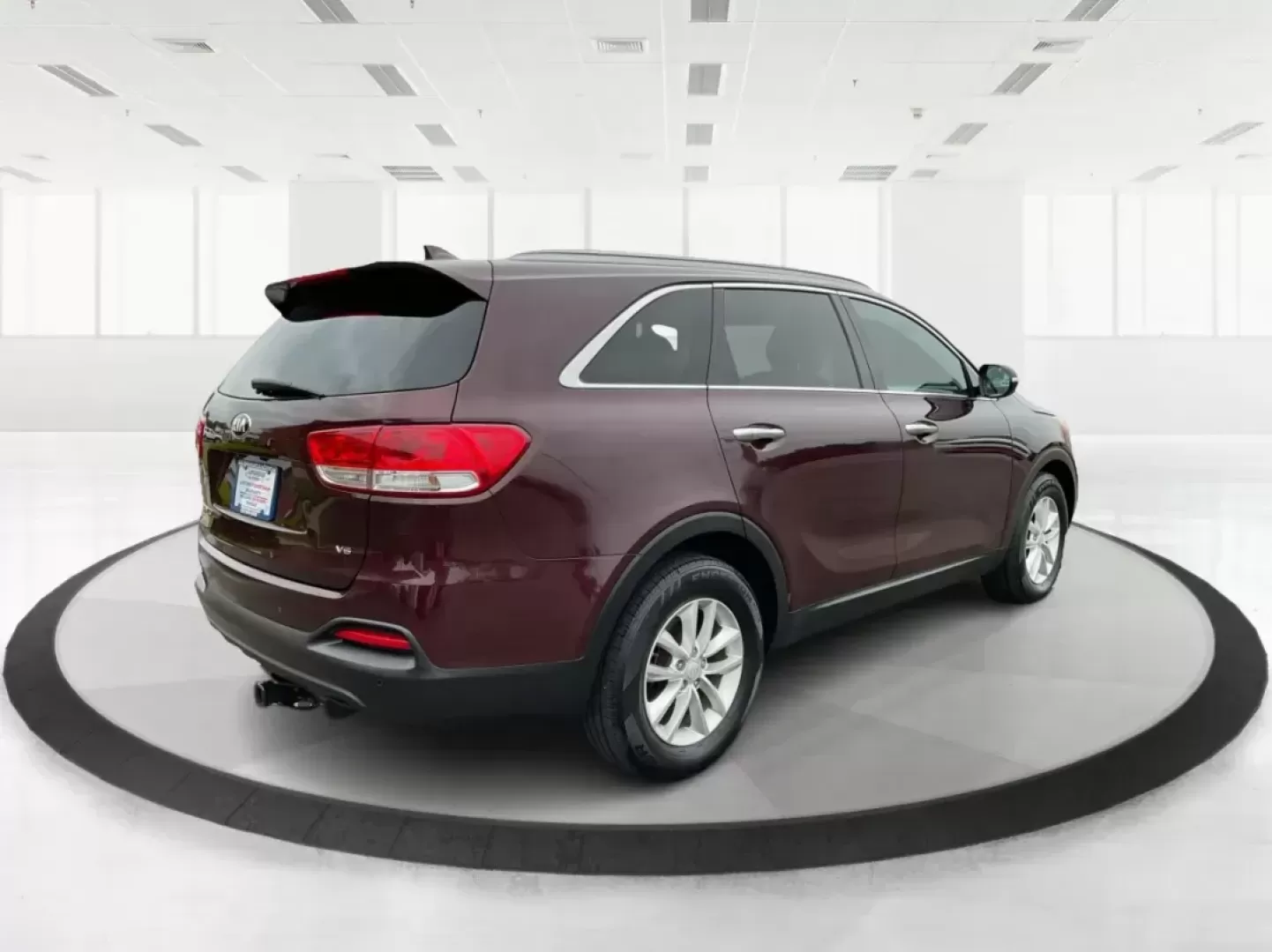 2017 Kia Sorento 3.3L LX (5XYPG4A53HG) with an Lambda II 3.3L V-6 gasoline direct injection engine, located at 880 E. National Road, Vandalia, OH, 45377, (937) 908-9800, 39.891918, -84.183594 - Photo#2