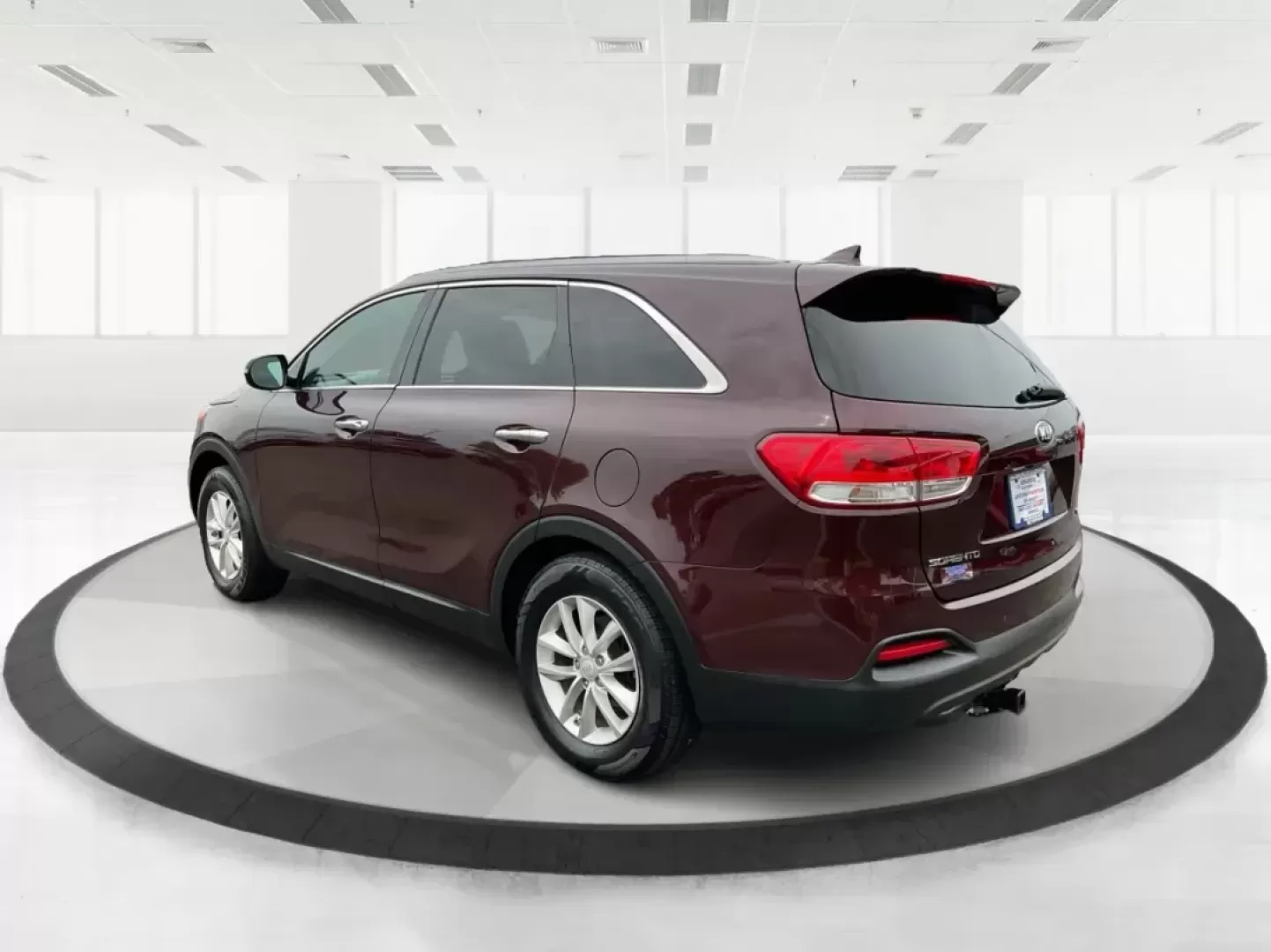 2017 Kia Sorento 3.3L LX (5XYPG4A53HG) with an Lambda II 3.3L V-6 gasoline direct injection engine, located at 880 E. National Road, Vandalia, OH, 45377, (937) 908-9800, 39.891918, -84.183594 - Photo#4