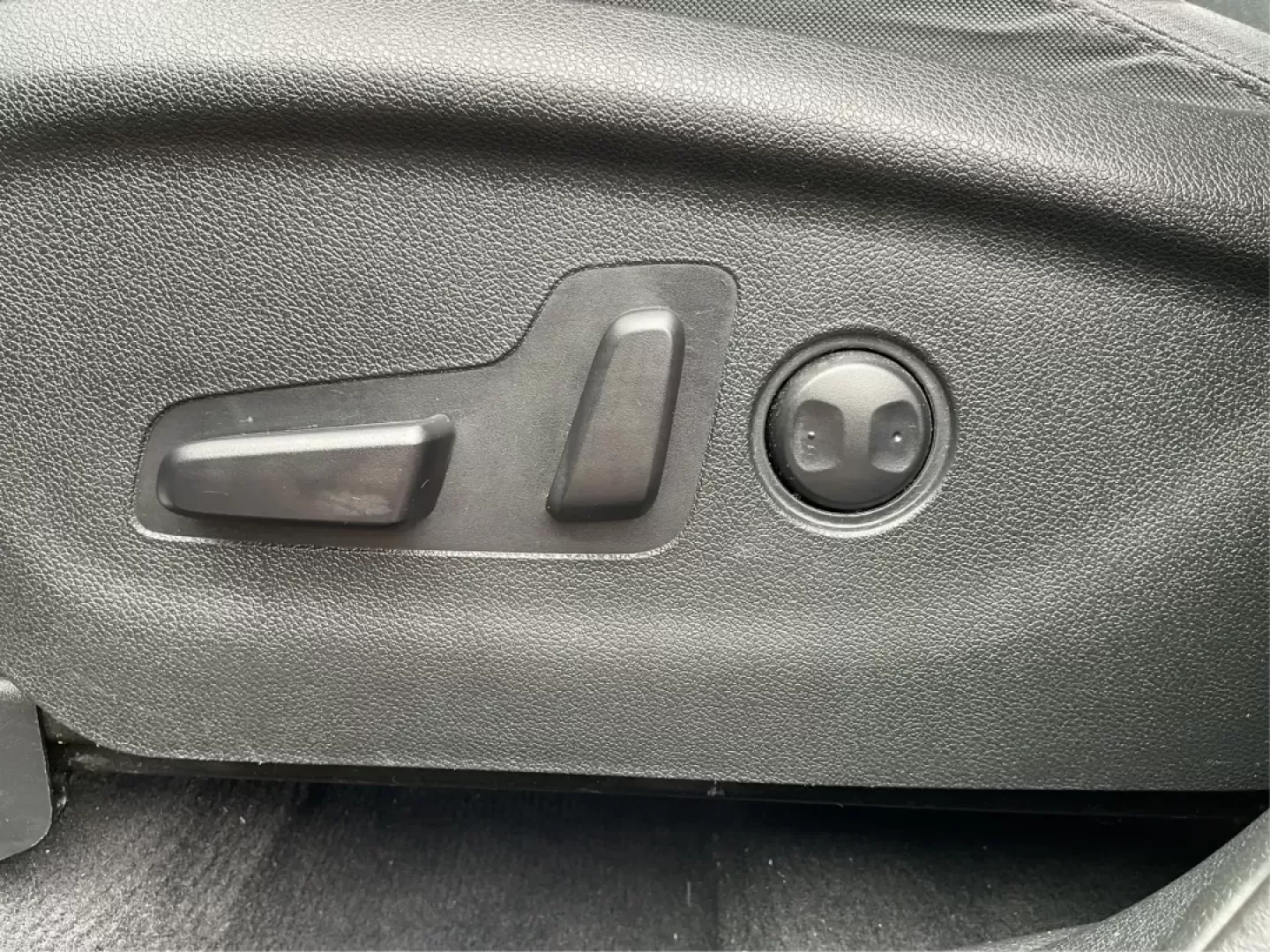 2017 Kia Sorento 3.3L LX (5XYPG4A53HG) with an Lambda II 3.3L V-6 gasoline direct injection engine, located at 880 E. National Road, Vandalia, OH, 45377, (937) 908-9800, 39.891918, -84.183594 - Photo#16