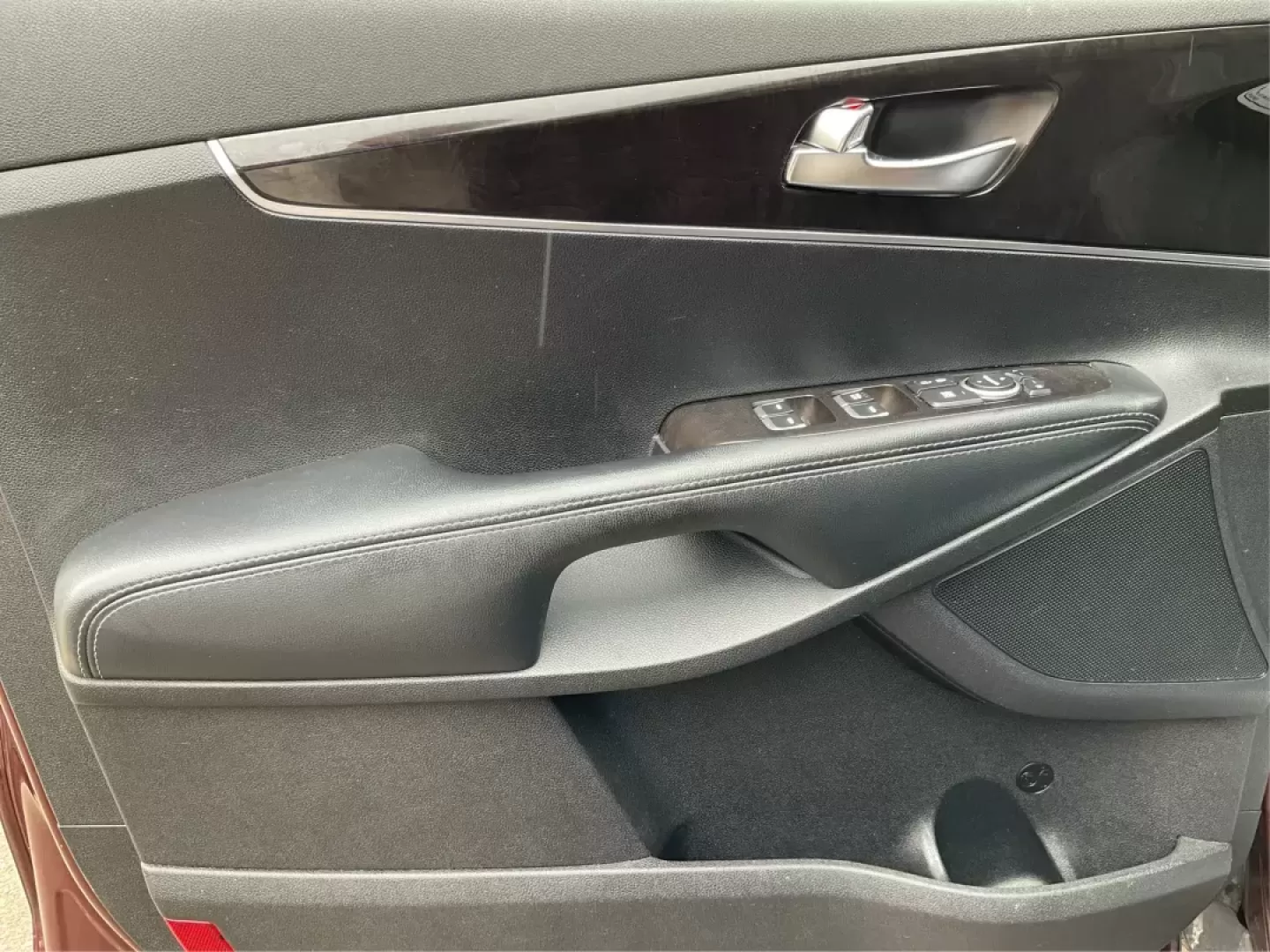 2017 Kia Sorento 3.3L LX (5XYPG4A53HG) with an Lambda II 3.3L V-6 gasoline direct injection engine, located at 880 E. National Road, Vandalia, OH, 45377, (937) 908-9800, 39.891918, -84.183594 - Photo#17
