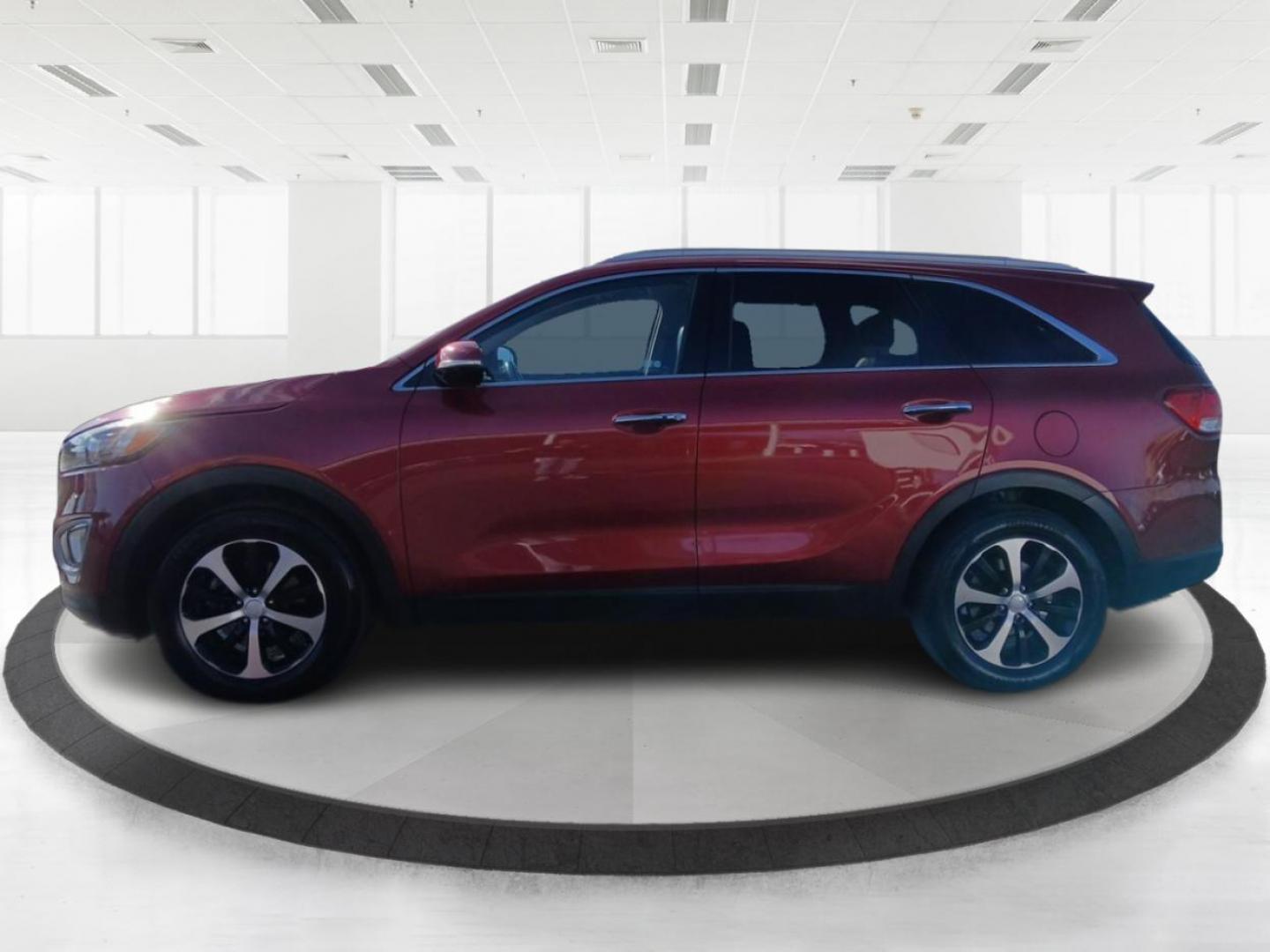 2017 Kia Sorento EX 2WD (5XYPH4A17HG) with an 2.0L L4 DOHC 16V engine, 6-Speed Automatic transmission, located at 401 Woodman Dr, Riverside, OH, 45431, (937) 908-9800, 39.760899, -84.123421 - Photo#5
