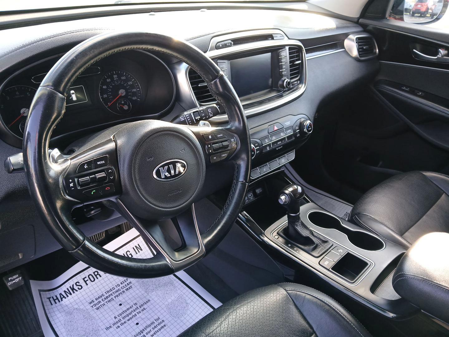 2017 Kia Sorento EX 2WD (5XYPH4A17HG) with an 2.0L L4 DOHC 16V engine, 6-Speed Automatic transmission, located at 401 Woodman Dr, Riverside, OH, 45431, (937) 908-9800, 39.760899, -84.123421 - Photo#8