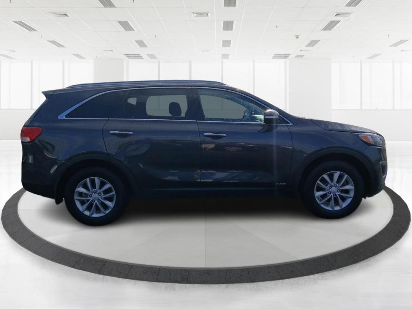 2017 Kia Sorento LX AWD (5XYPGDA39HG) with an 2.4L L4 DOHC 16V engine, 6-Speed Automatic transmission, located at 1230 East Main St, Xenia, OH, 45385, (937) 908-9800, 39.688026, -83.910172 - Photo#1