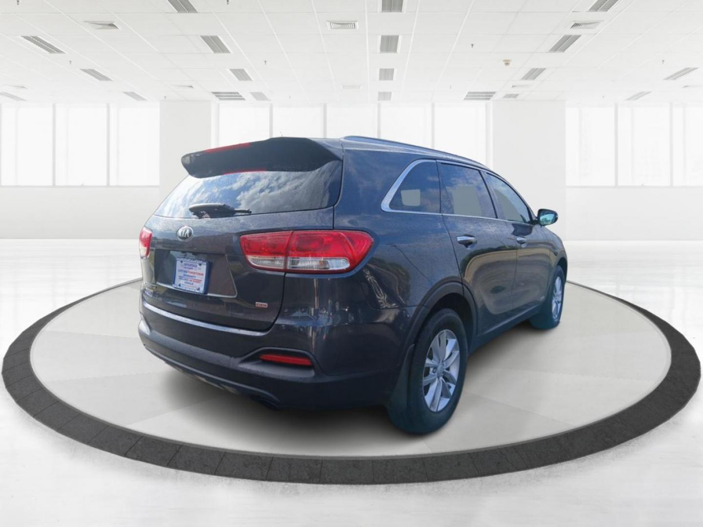 2017 Kia Sorento LX AWD (5XYPGDA39HG) with an 2.4L L4 DOHC 16V engine, 6-Speed Automatic transmission, located at 1230 East Main St, Xenia, OH, 45385, (937) 908-9800, 39.688026, -83.910172 - Photo#2