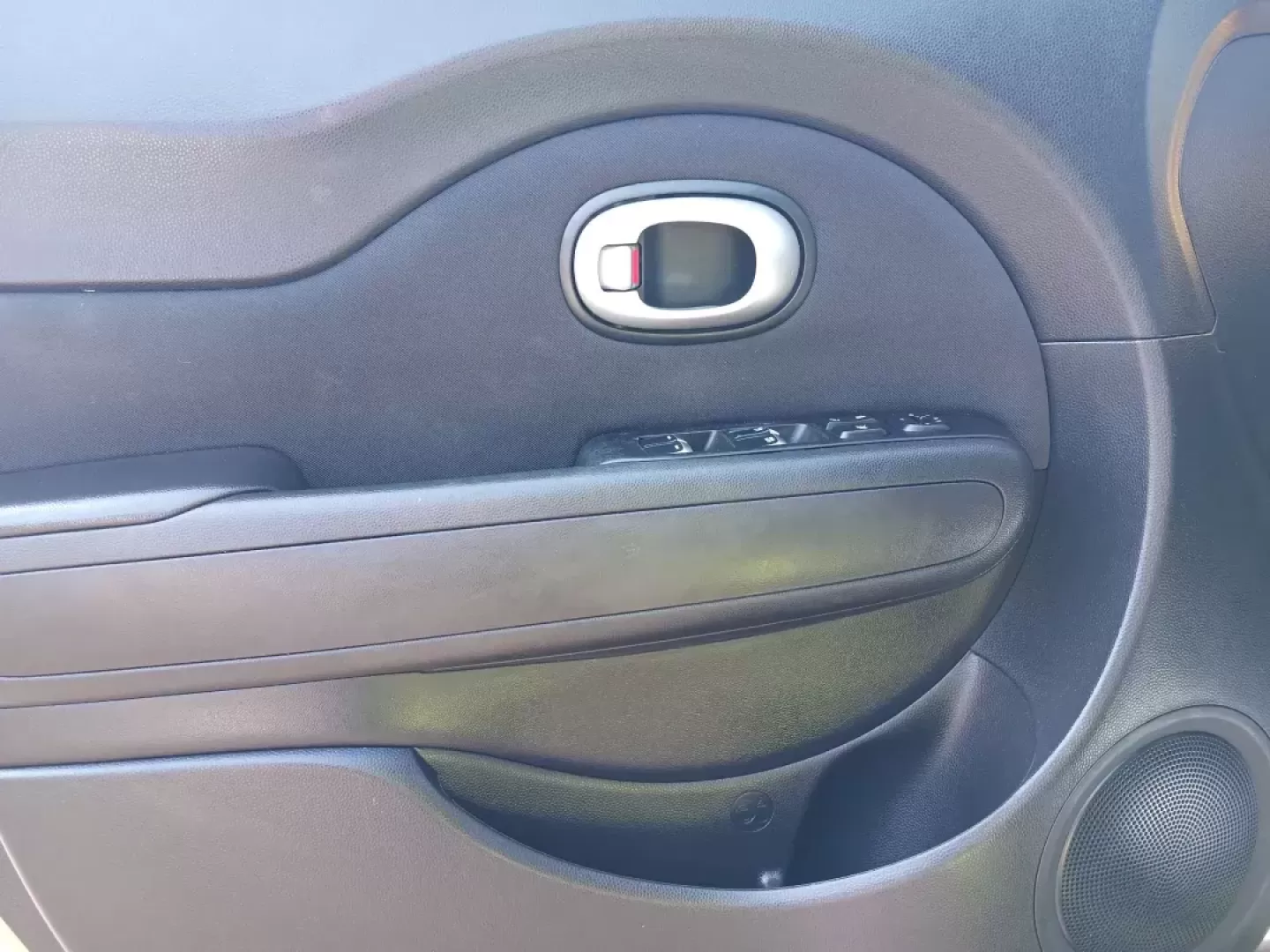 2017 Kia Soul + (KNDJP3A55H7) with an 2.0L L4 DOHC 16V engine, 6-Speed Automatic transmission, located at 1099 N County Rd 25A , Troy, OH, 45373, (937) 908-9800, 40.057079, -84.212883 - Photo#18