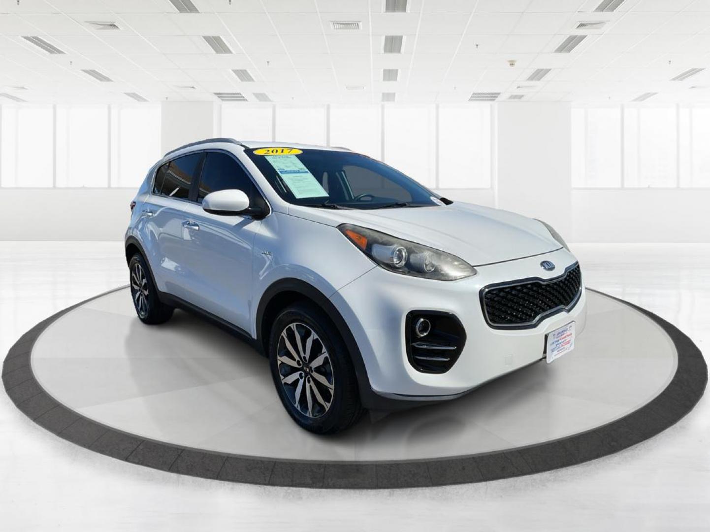 2017 Kia Sportage EX (KNDPNCAC0H7) with an Theta II 2.4L I-4 gasoline direct injection engine, located at 1184 Kauffman Ave, Fairborn, OH, 45324, (937) 908-9800, 39.807072, -84.030914 - Photo#0