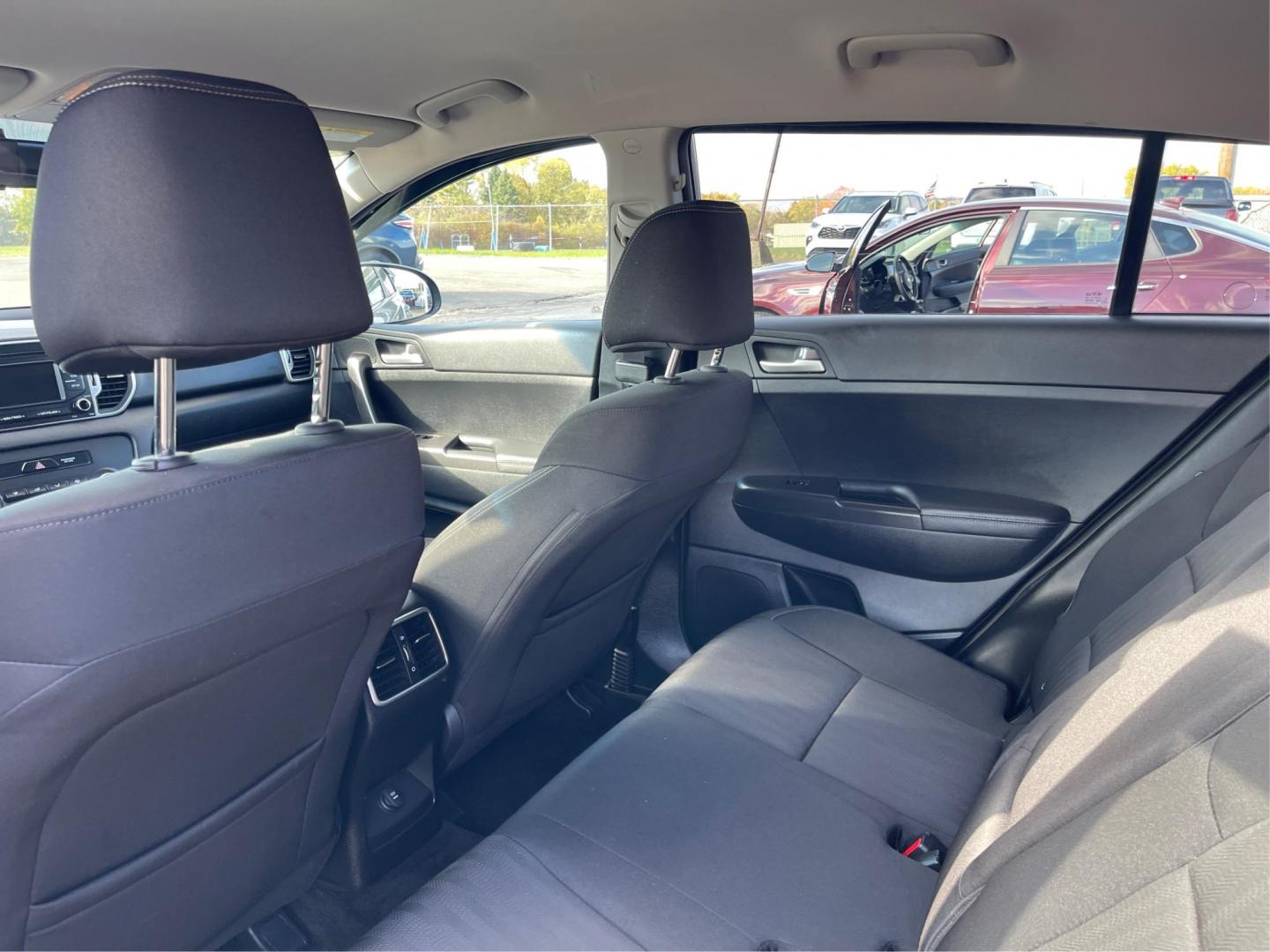 2017 Kia Sportage LX AWD (KNDPMCAC1H7) with an 2.4L V6 DOHC 24V engine, 6-Speed Automatic transmission, located at 8750 N County Rd 25A, Piqua, OH, 45356, (937) 908-9800, 40.164391, -84.232513 - Photo#9