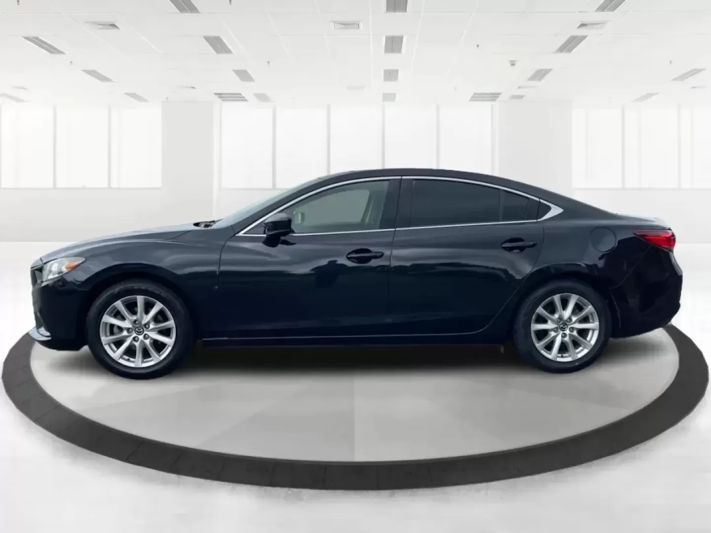 2017 Mazda Mazda6 Sport (JM1GL1U58H1) with an SKYACTIV-G 2.5L I-4 gasoline direct injection engine, located at 4508 South Dixie Dr, Moraine, OH, 45439, (937) 908-9800, 39.689976, -84.218452 - Photo#5