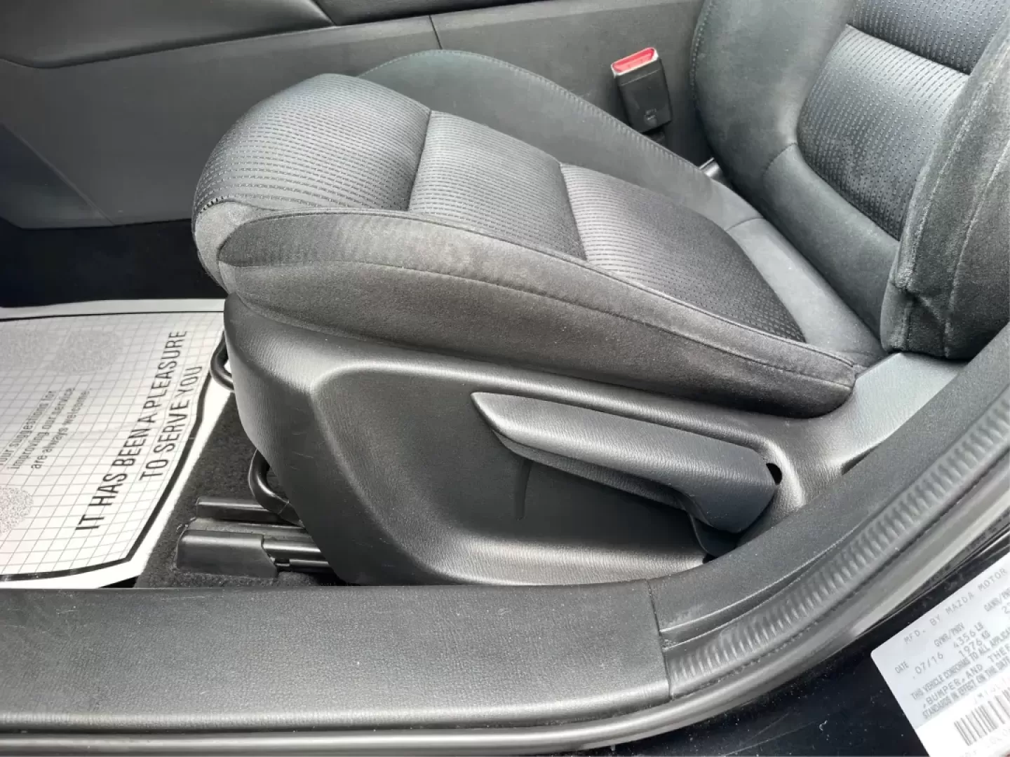 2017 Mazda Mazda6 Sport (JM1GL1U58H1) with an SKYACTIV-G 2.5L I-4 gasoline direct injection engine, located at 4508 South Dixie Dr, Moraine, OH, 45439, (937) 908-9800, 39.689976, -84.218452 - Photo#16