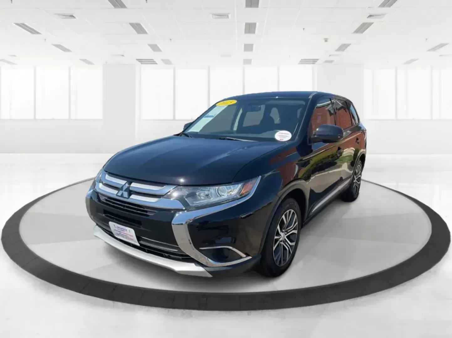 2017 Mitsubishi Outlander ES (JA4AD2A34HZ) with an 2.4L I-4 variable valve control engine, located at 1230 East Main St, Xenia, OH, 45385, (937) 908-9800, 39.688026, -83.910172 - Photo#7