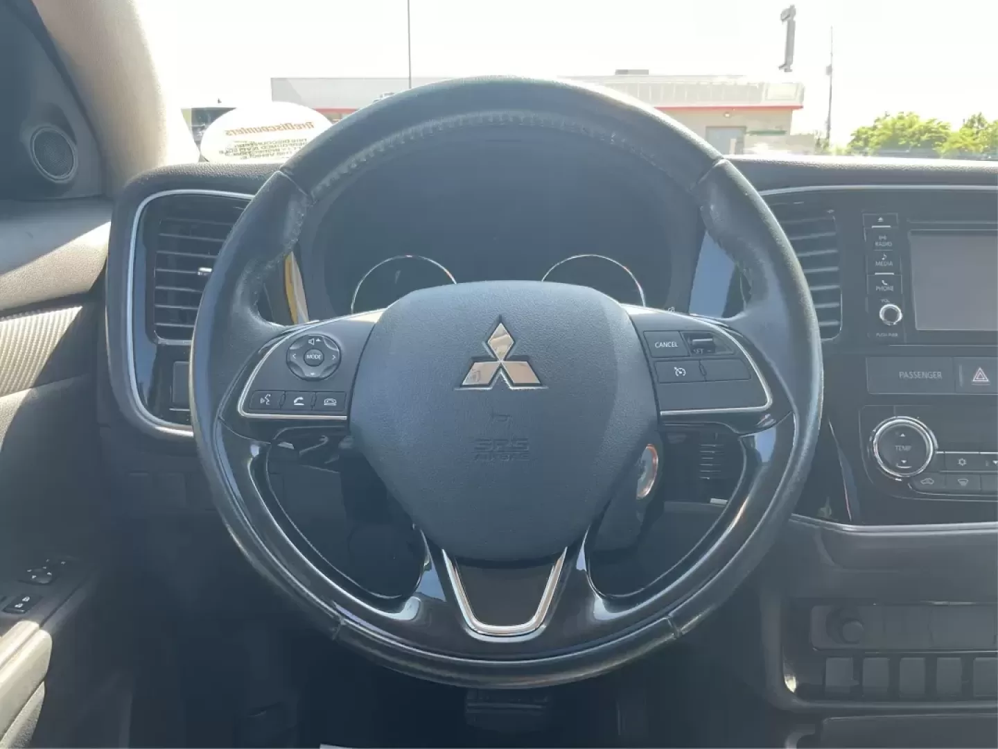 2017 Mitsubishi Outlander ES (JA4AD2A34HZ) with an 2.4L I-4 variable valve control engine, located at 1230 East Main St, Xenia, OH, 45385, (937) 908-9800, 39.688026, -83.910172 - Photo#15