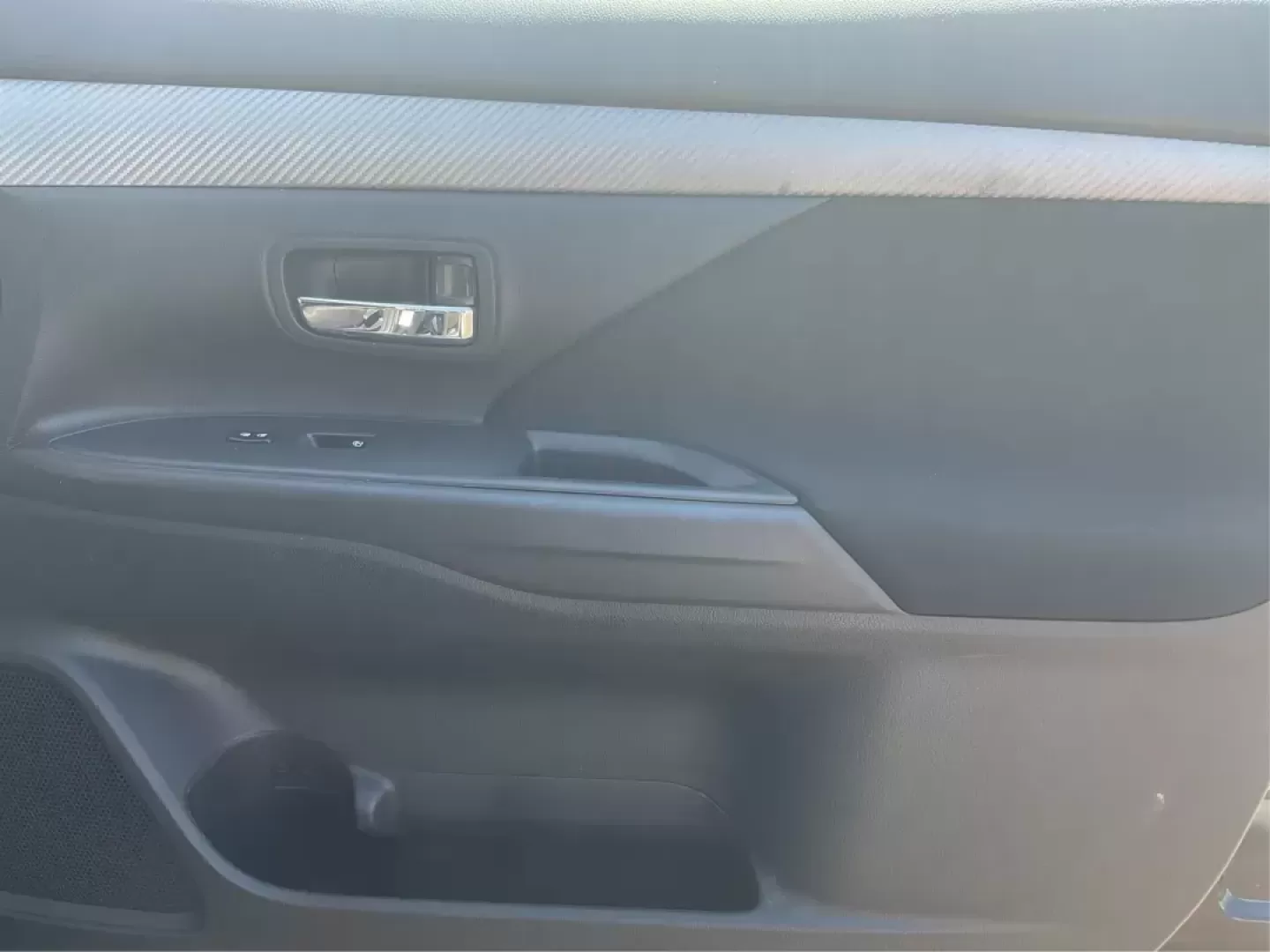 2017 Mitsubishi Outlander ES (JA4AD2A34HZ) with an 2.4L I-4 variable valve control engine, located at 1230 East Main St, Xenia, OH, 45385, (937) 908-9800, 39.688026, -83.910172 - Photo#17