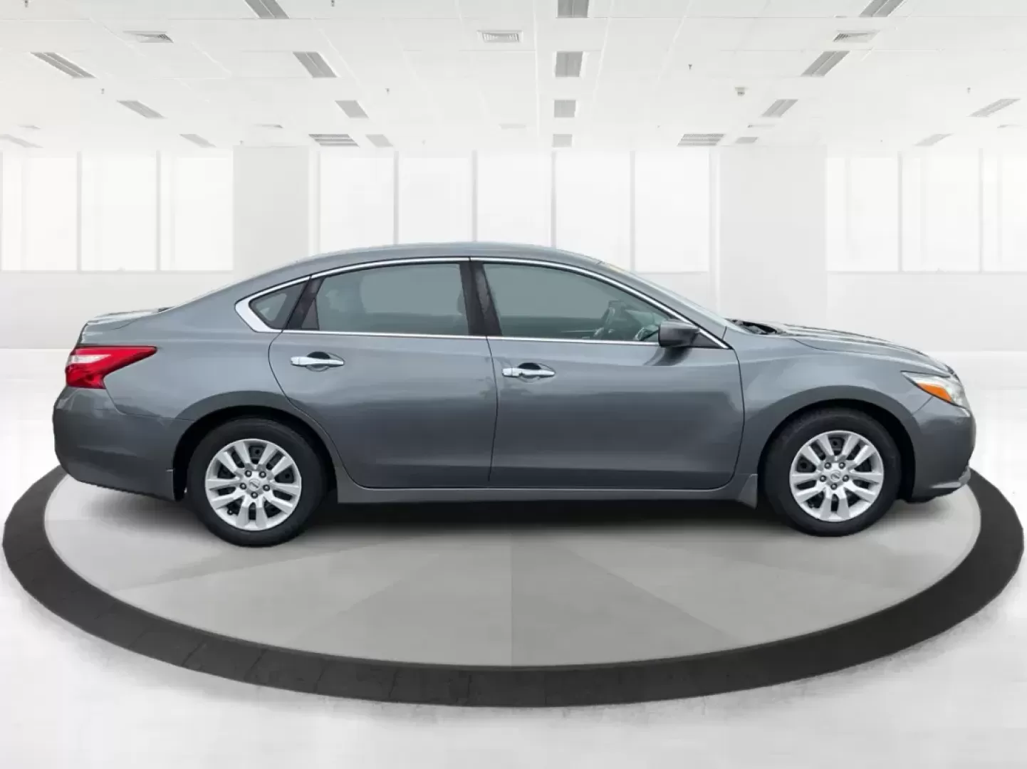 2017 Nissan Altima 2.5 S (1N4AL3APXHC) with an 2.5L I-4 DOHC engine, located at 401 Woodman Dr, Riverside, OH, 45431, (937) 908-9800, 39.760899, -84.123421 - Photo#1