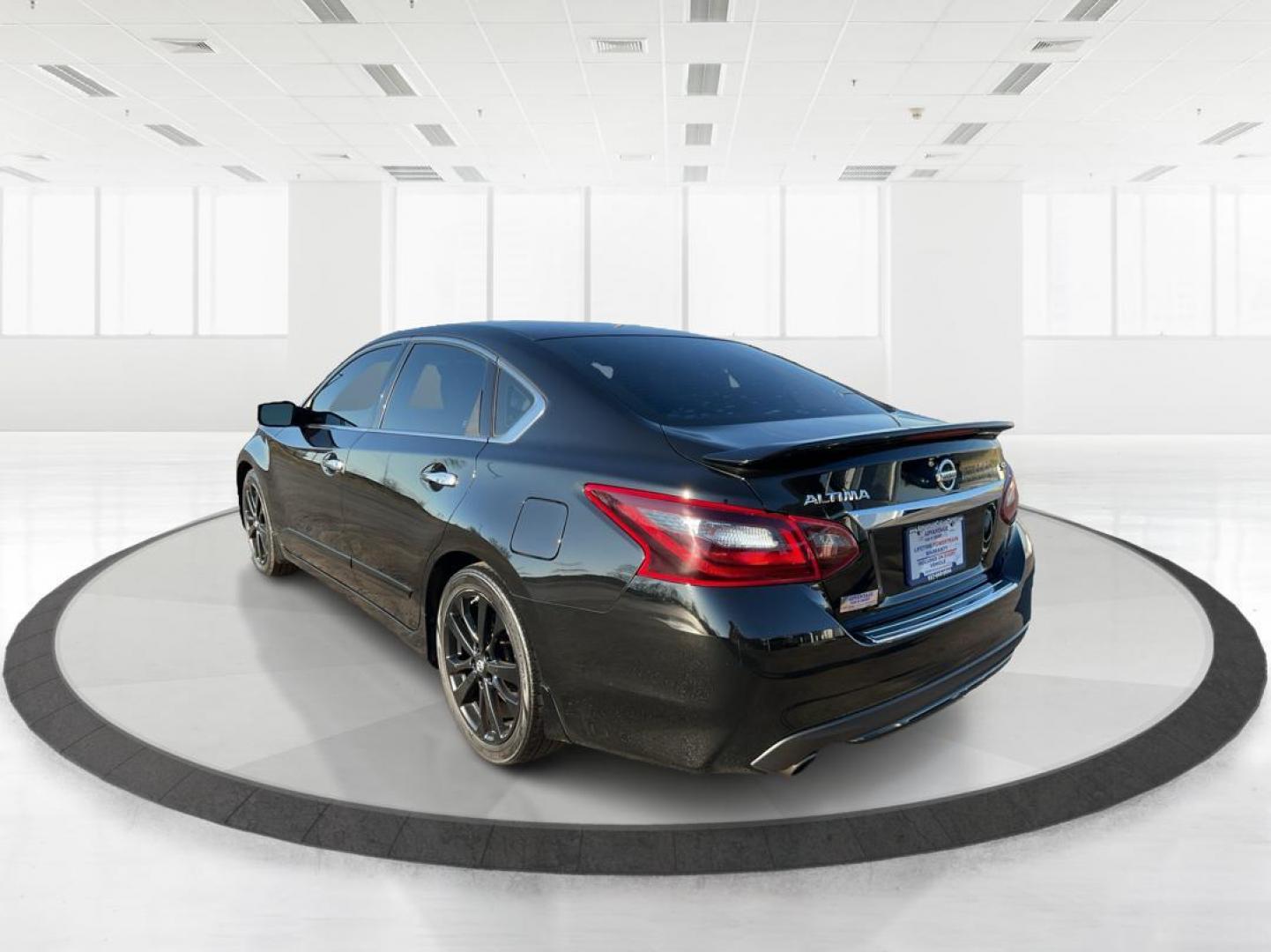 2017 Nissan Altima 2.5 SR (1N4AL3AP8HC) with an Other engine, located at 1951 S Dayton Lakeview Rd., New Carlisle, OH, 45344, (937) 908-9800, 39.890999, -84.050255 - Photo#4