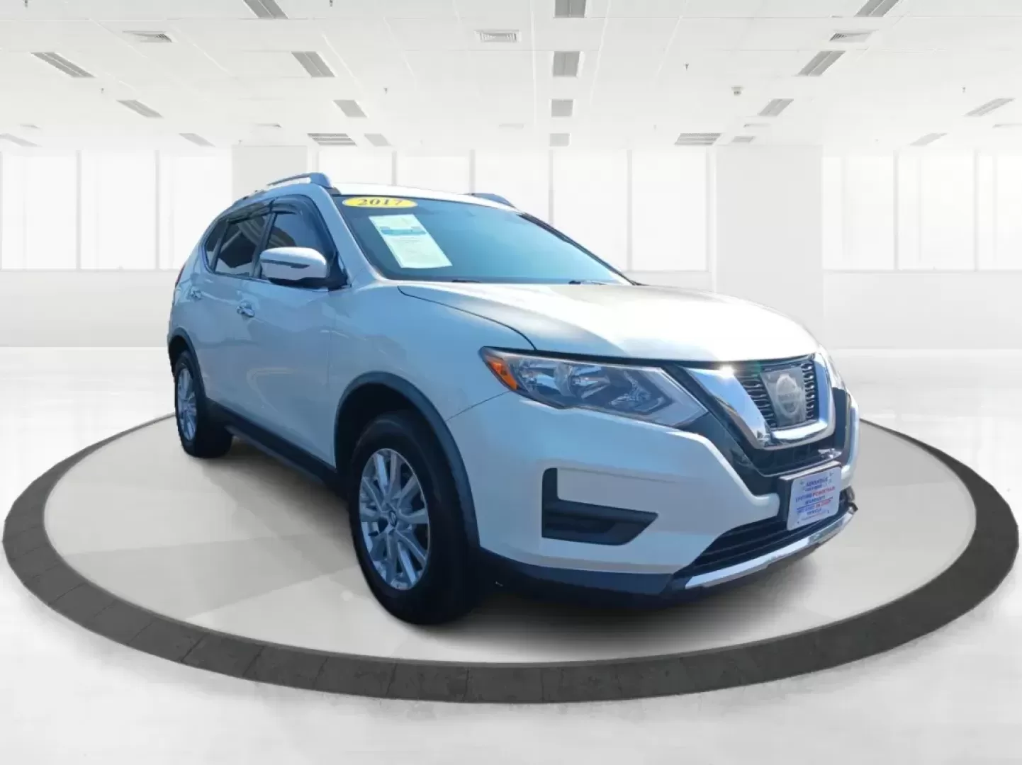2017 Nissan Rogue SV AWD (KNMAT2MV9HP) with an 2.5L L4 DOHC 16V engine, Continuously Variable Transmission transmission, located at 1184 Kauffman Ave, Fairborn, OH, 45324, (937) 908-9800, 39.807072, -84.030914 - Photo#0
