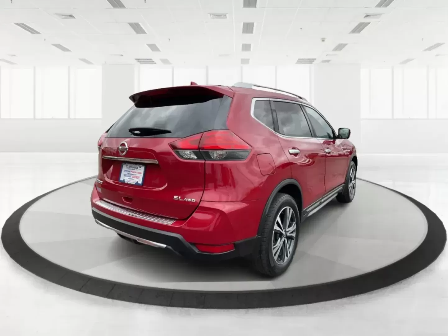 2017 Nissan Rogue SL (JN8AT2MV2HW) with an 2.5L I-4 DOHC engine, located at 8750 N County Rd 25A, Piqua, OH, 45356, (937) 908-9800, 40.164391, -84.232513 - Photo#2