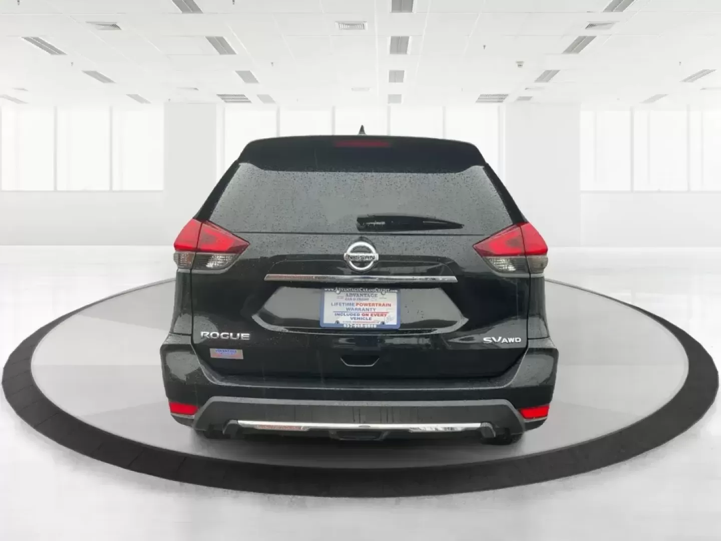 2017 Nissan Rogue SV (KNMAT2MV7HP) with an 2.5L I-4 DOHC engine, located at 8750 N County Rd 25A, Piqua, OH, 45356, (937) 908-9800, 40.164391, -84.232513 - Photo#4