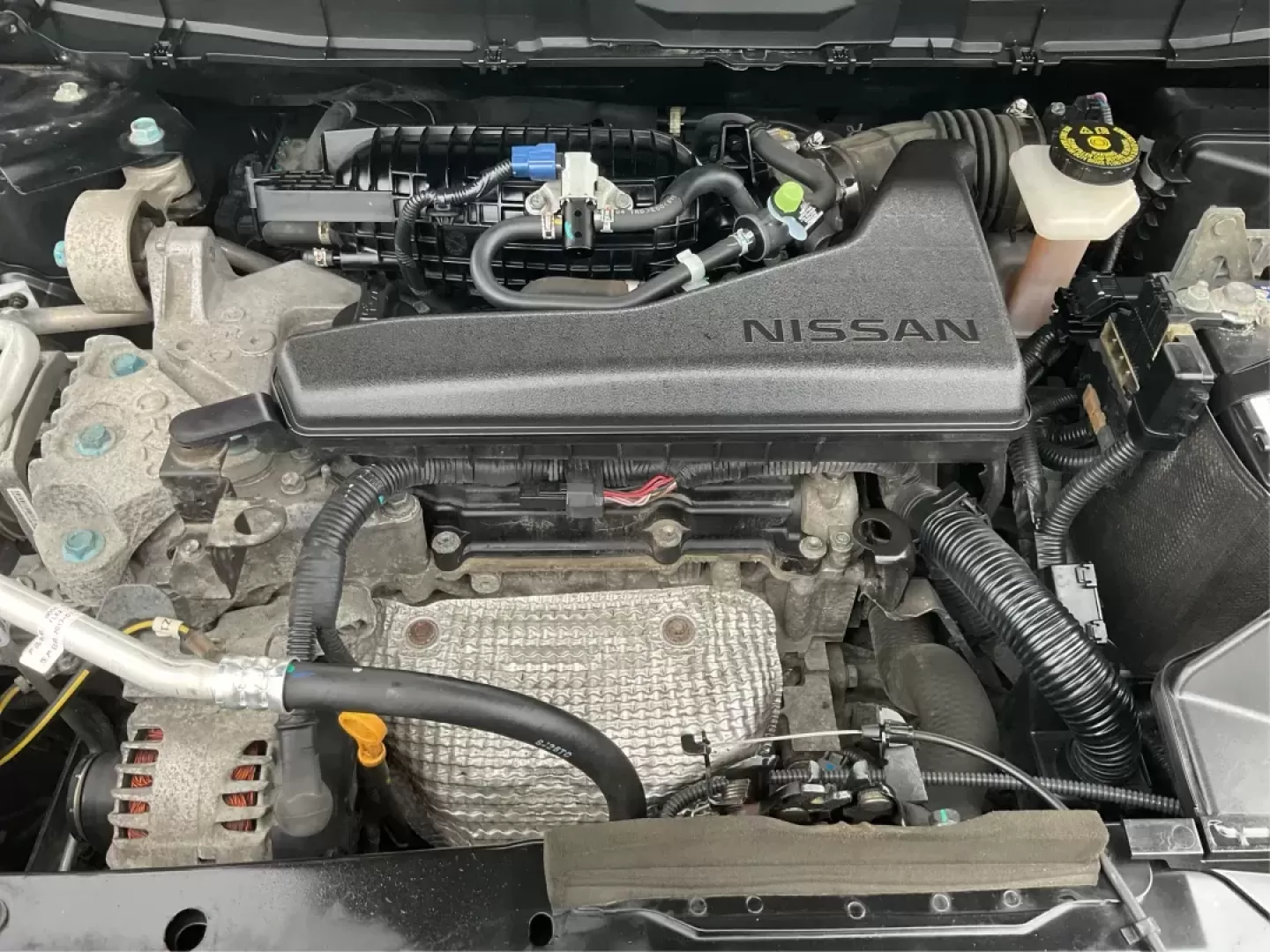 2017 Nissan Rogue SV (KNMAT2MV7HP) with an 2.5L I-4 DOHC engine, located at 8750 N County Rd 25A, Piqua, OH, 45356, (937) 908-9800, 40.164391, -84.232513 - Photo#11