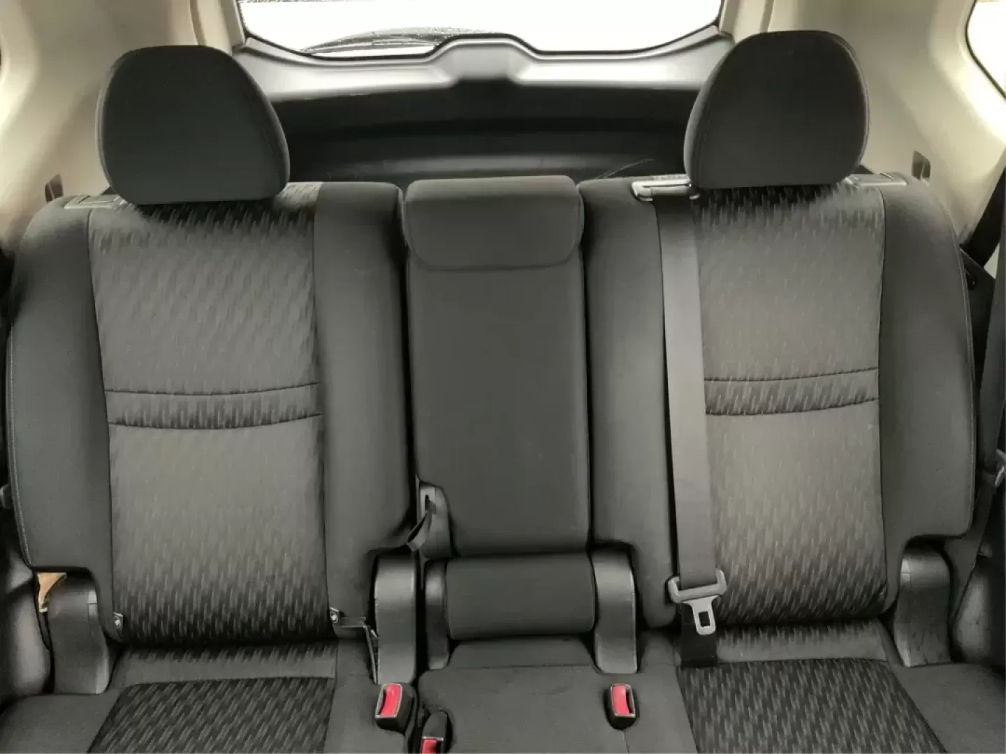 2017 Nissan Rogue SV (KNMAT2MV7HP) with an 2.5L I-4 DOHC engine, located at 8750 N County Rd 25A, Piqua, OH, 45356, (937) 908-9800, 40.164391, -84.232513 - Photo#14