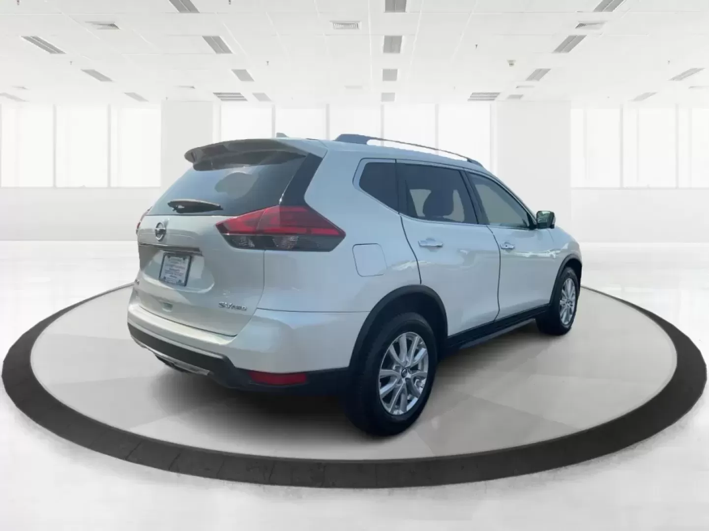 2017 Nissan Rogue SV (5N1AT2MV3HC) with an 2.5L I-4 DOHC engine, located at 1099 N County Rd 25A , Troy, OH, 45373, (937) 908-9800, 40.057079, -84.212883 - Photo#2