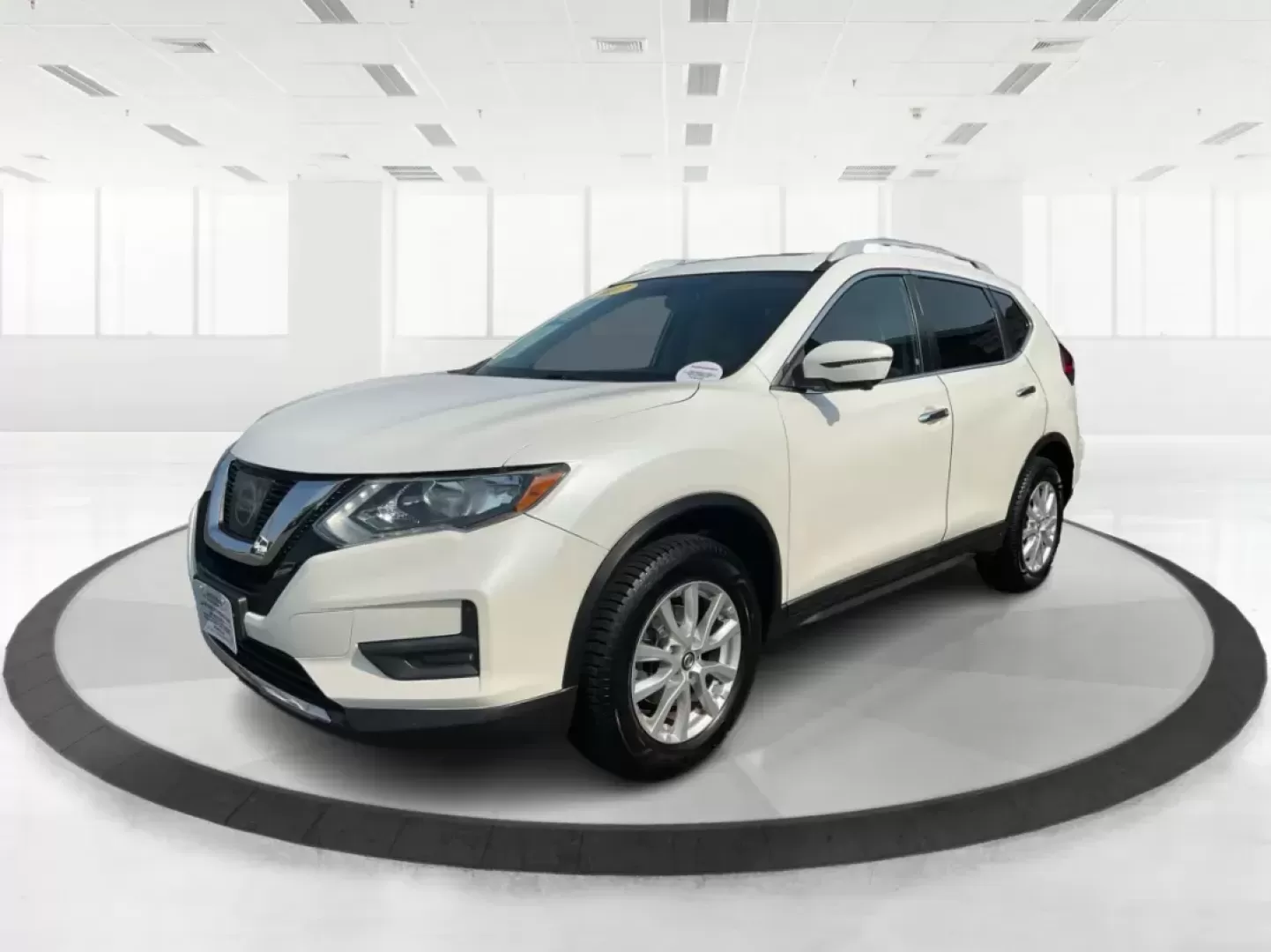 2017 Nissan Rogue SV (5N1AT2MV3HC) with an 2.5L I-4 DOHC engine, located at 1099 N County Rd 25A , Troy, OH, 45373, (937) 908-9800, 40.057079, -84.212883 - Photo#7