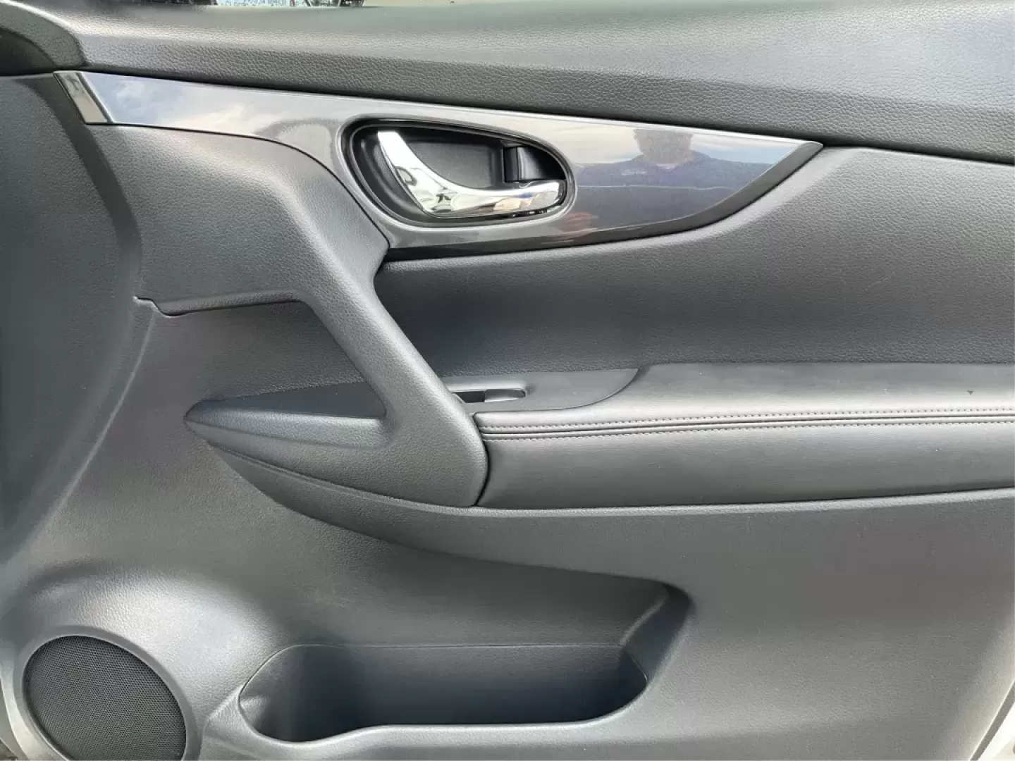 2017 Nissan Rogue S (KNMAT2MV0HP) with an 2.5L I-4 DOHC engine, located at 8750 N County Rd 25A, Piqua, OH, 45356, (937) 908-9800, 40.164391, -84.232513 - Photo#16