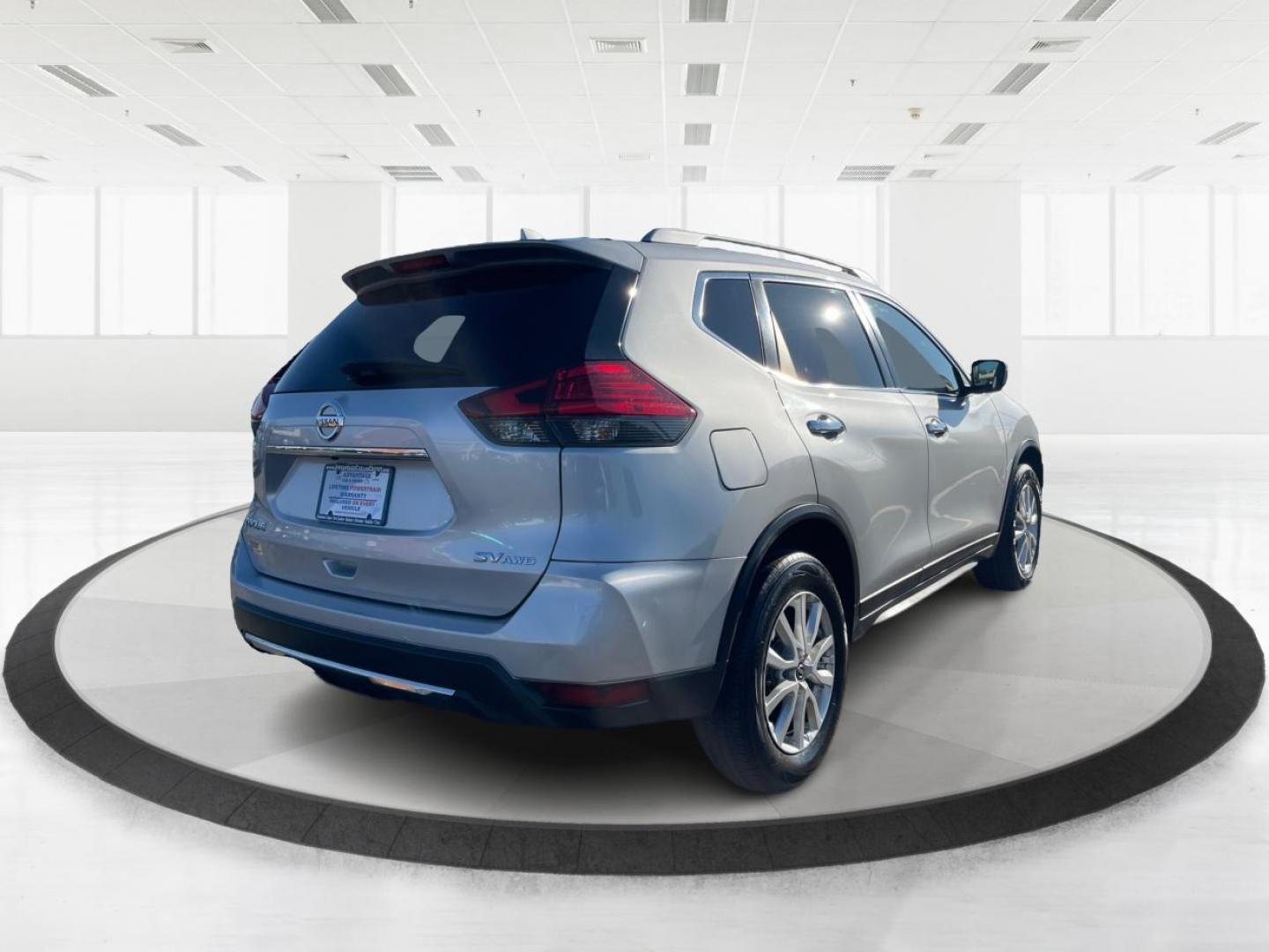2017 Nissan Rogue SV AWD (KNMAT2MV1HP) with an 2.5L L4 DOHC 16V engine, Continuously Variable Transmission transmission, located at 1230 East Main St, Xenia, OH, 45385, (937) 908-9800, 39.688026, -83.910172 - Photo#2