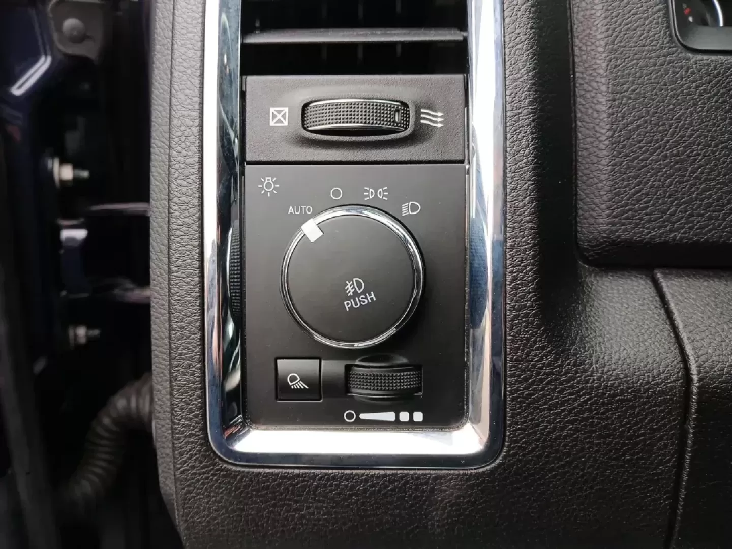 2017 Ram 1500 Laramie Quad Cab 4WD (1C6RR7JT1HS) with an 5.7L V8 OHV 16V engine, 8-Speed Automatic transmission, located at 1184 Kauffman Ave, Fairborn, OH, 45324, (937) 908-9800, 39.807072, -84.030914 - Photo#16