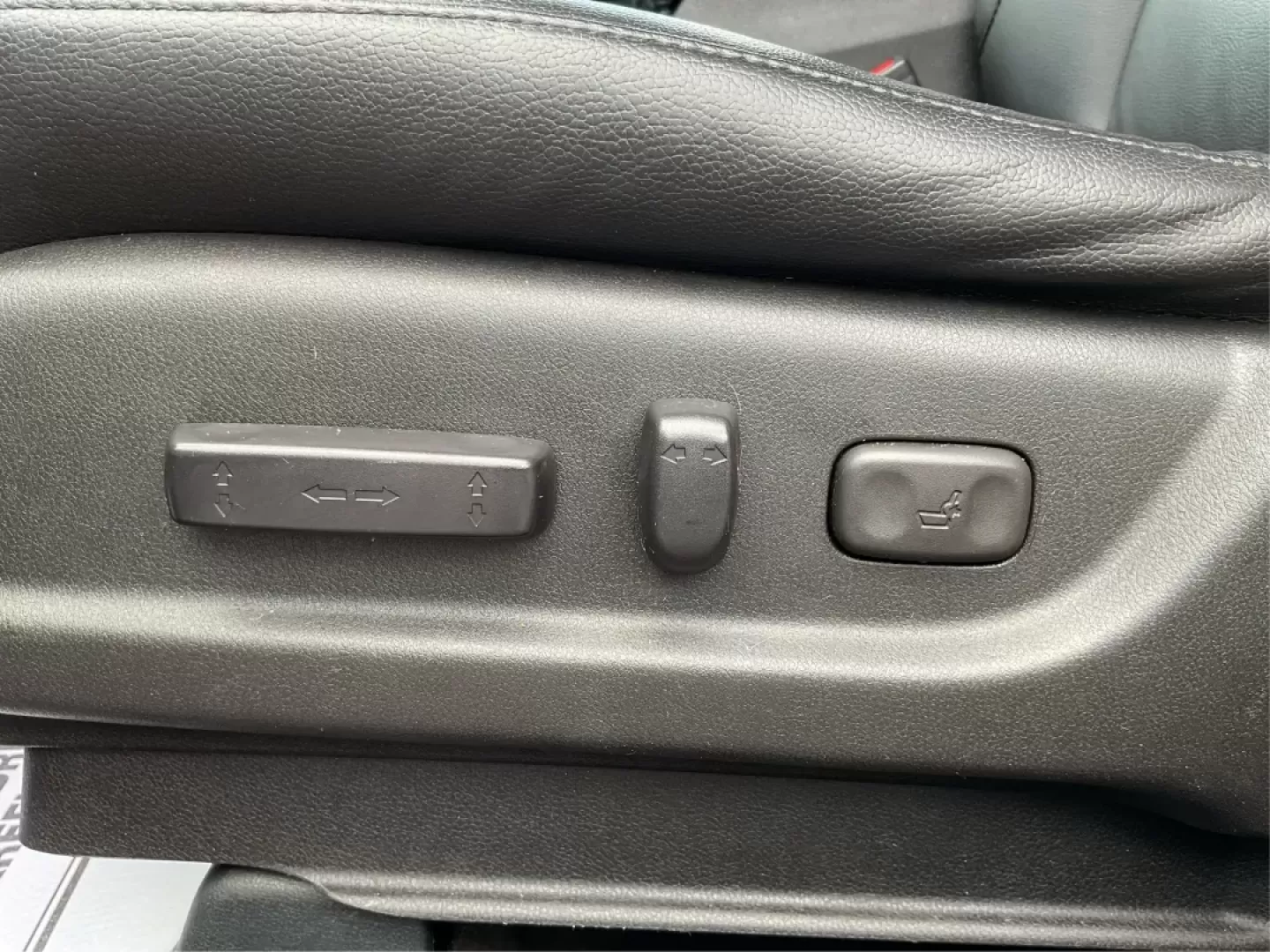 2018 Acura RDX AcuraWatch Plus Package (5J8TB4H34JL) with an 3.5L V-6 i-VTEC variable valve control engine, located at 401 Woodman Dr, Riverside, OH, 45431, (937) 908-9800, 39.760899, -84.123421 - Photo#16