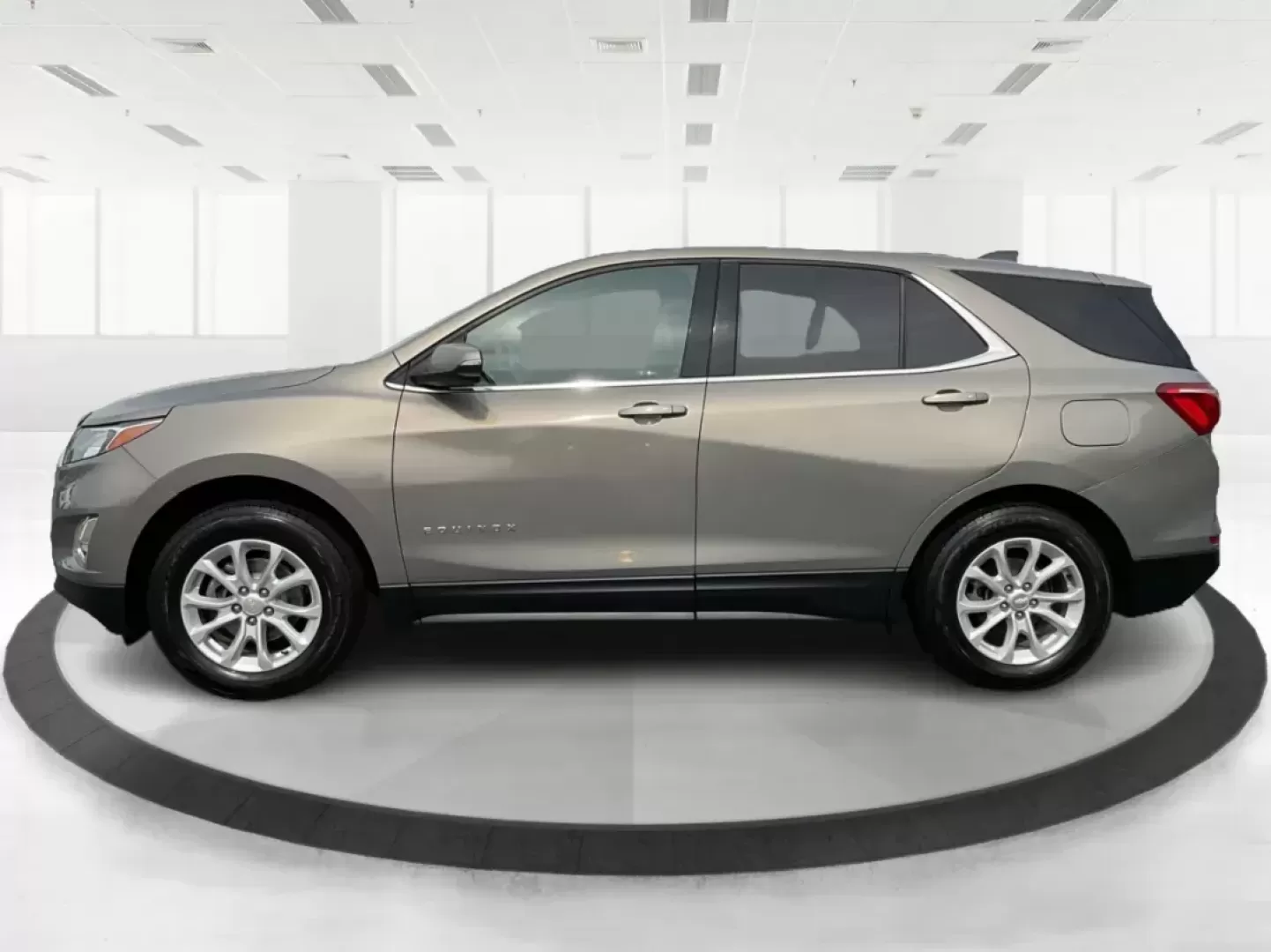 2018 Chevrolet Equinox LT (3GNAXSEV5JS) with an 1.5L I-4 gasoline direct injection engine, located at 8750 N County Rd 25A, Piqua, OH, 45356, (937) 908-9800, 40.164391, -84.232513 - Photo#5