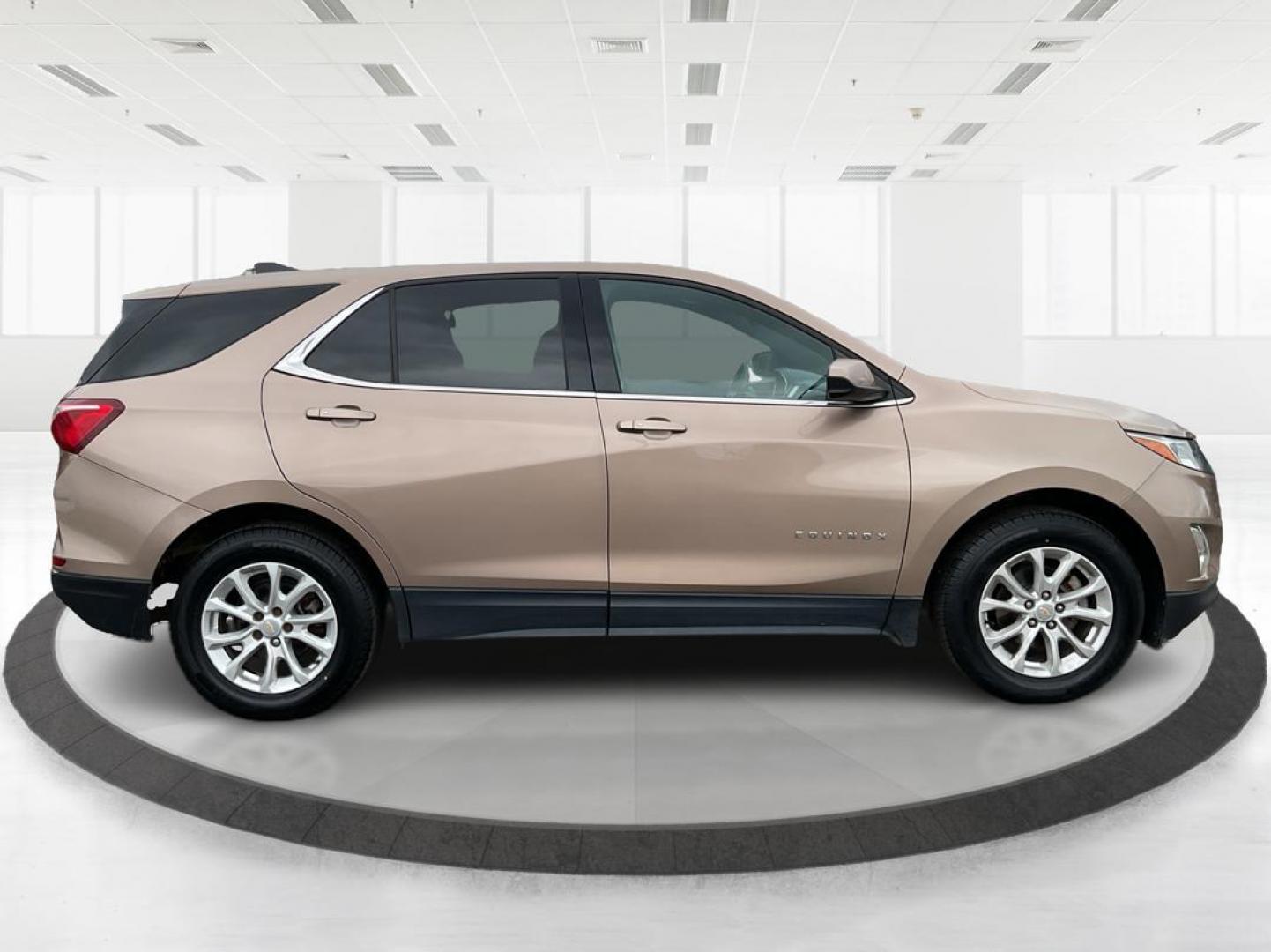 2018 Chevrolet Equinox LT AWD (2GNAXSEV5J6) with an 1.5L L4 DOHC 16V TURBO engine, 6-Speed Automatic transmission, located at 4508 South Dixie Dr, Moraine, OH, 45439, (937) 908-9800, 39.689976, -84.218452 - Photo#1