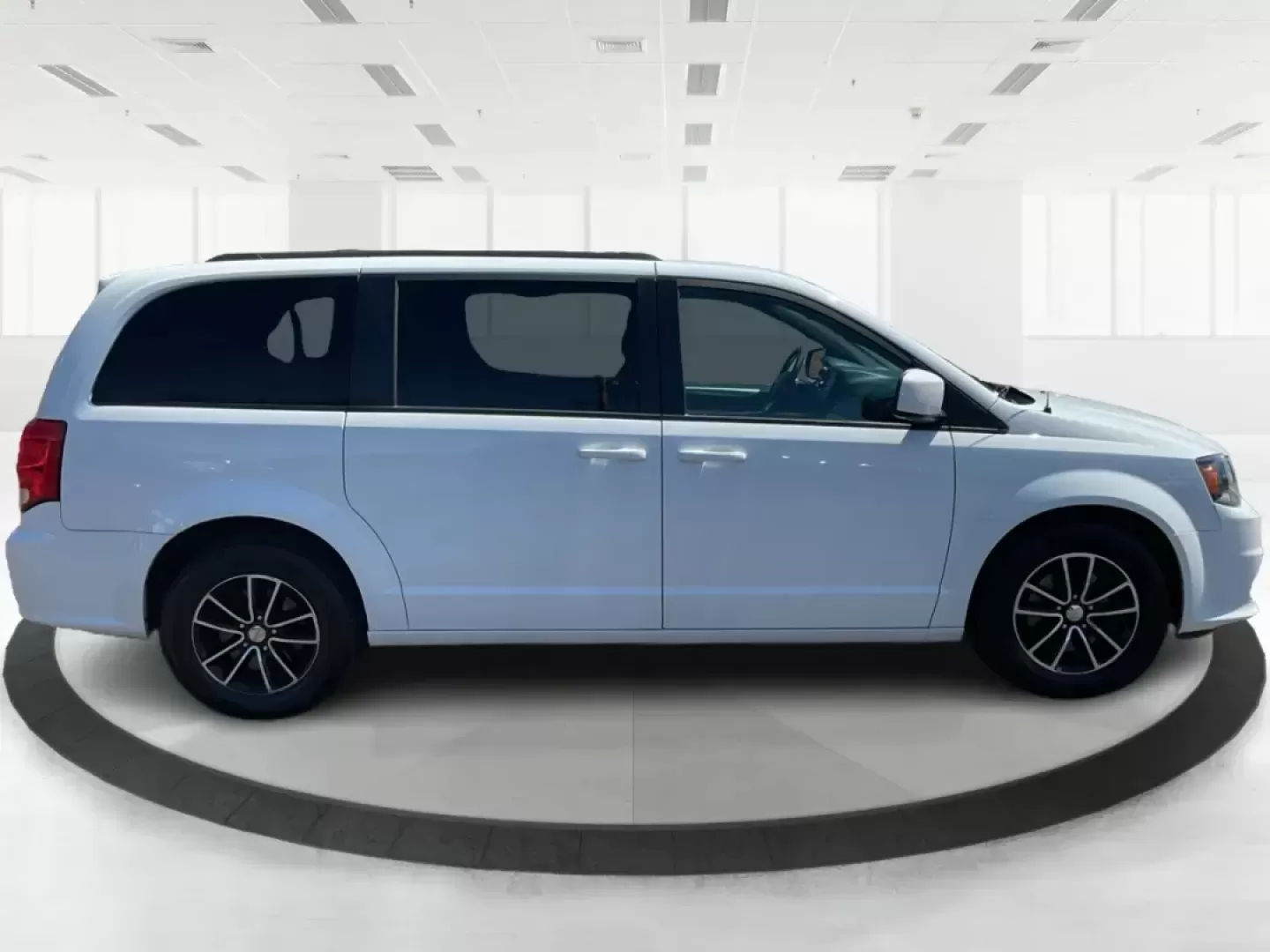 2018 Dodge Grand Caravan GT (2C4RDGEGXJR) with an Pentastar 3.6L V-6 DOHC engine, located at 8750 N County Rd 25A, Piqua, OH, 45356, (937) 908-9800, 40.164391, -84.232513 - Photo#1