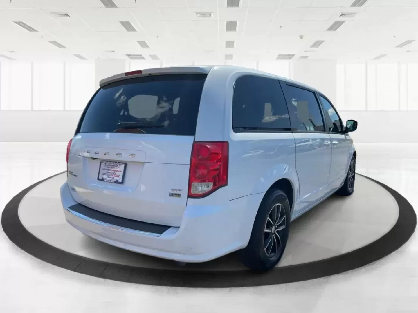 2018 Dodge Grand Caravan GT (2C4RDGEGXJR) with an Pentastar 3.6L V-6 DOHC engine, located at 8750 N County Rd 25A, Piqua, OH, 45356, (937) 908-9800, 40.164391, -84.232513 - Photo#2